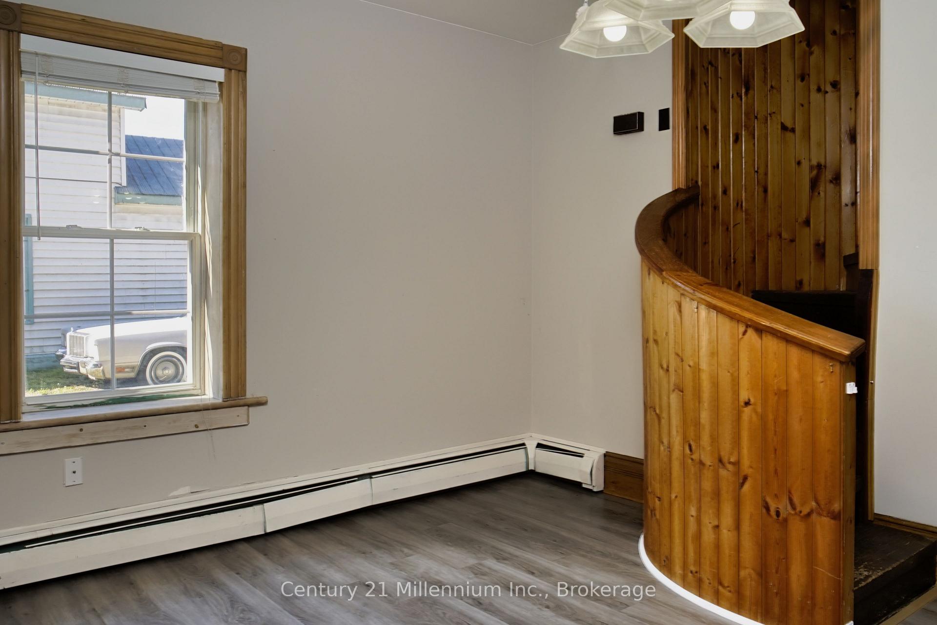 Photo 11 of 104 Spruce Street, Collingwood — HOMEH