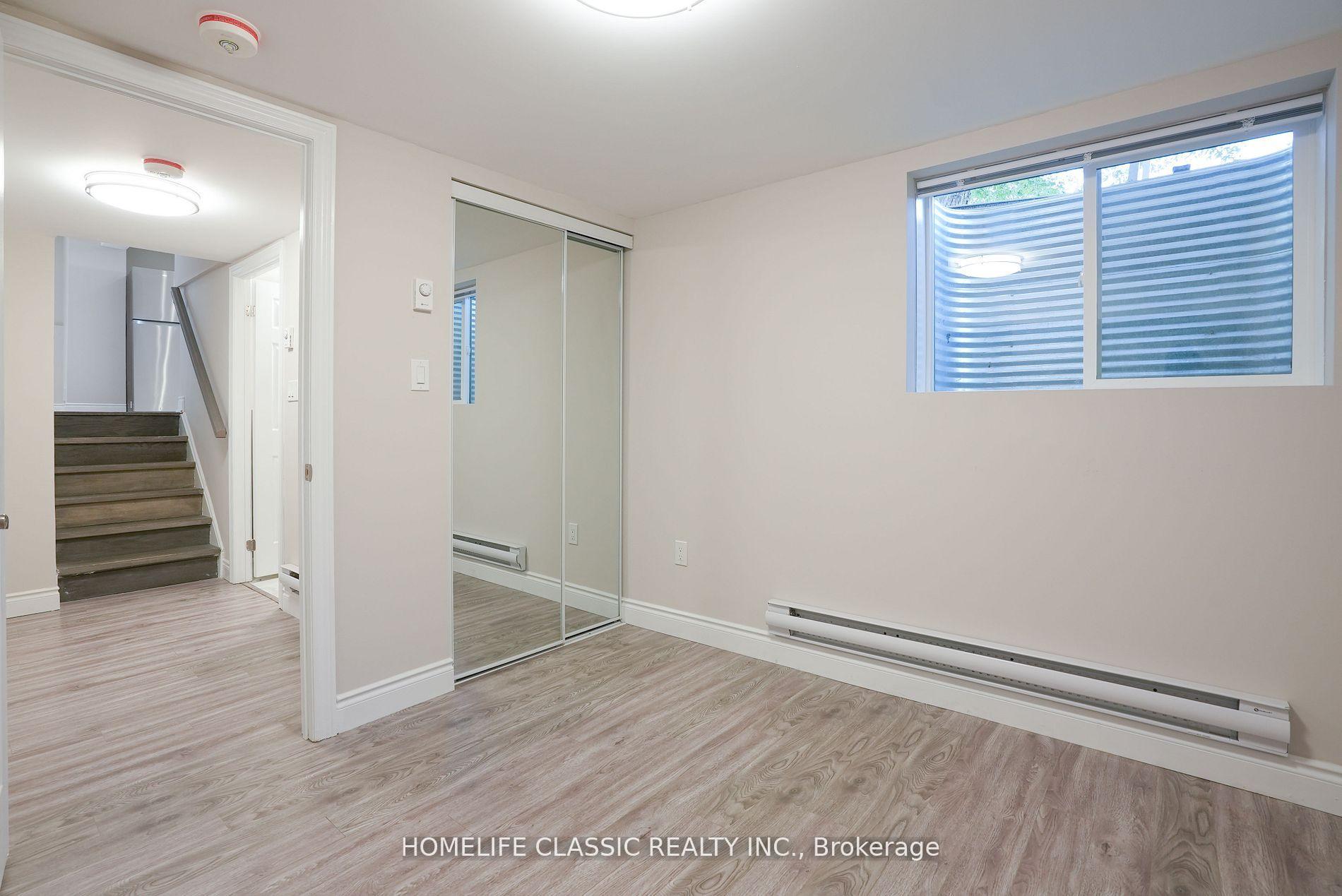 Photo 15 of 100 Chaucer Crescent, Barrie, Letitia Heights — HOMEH