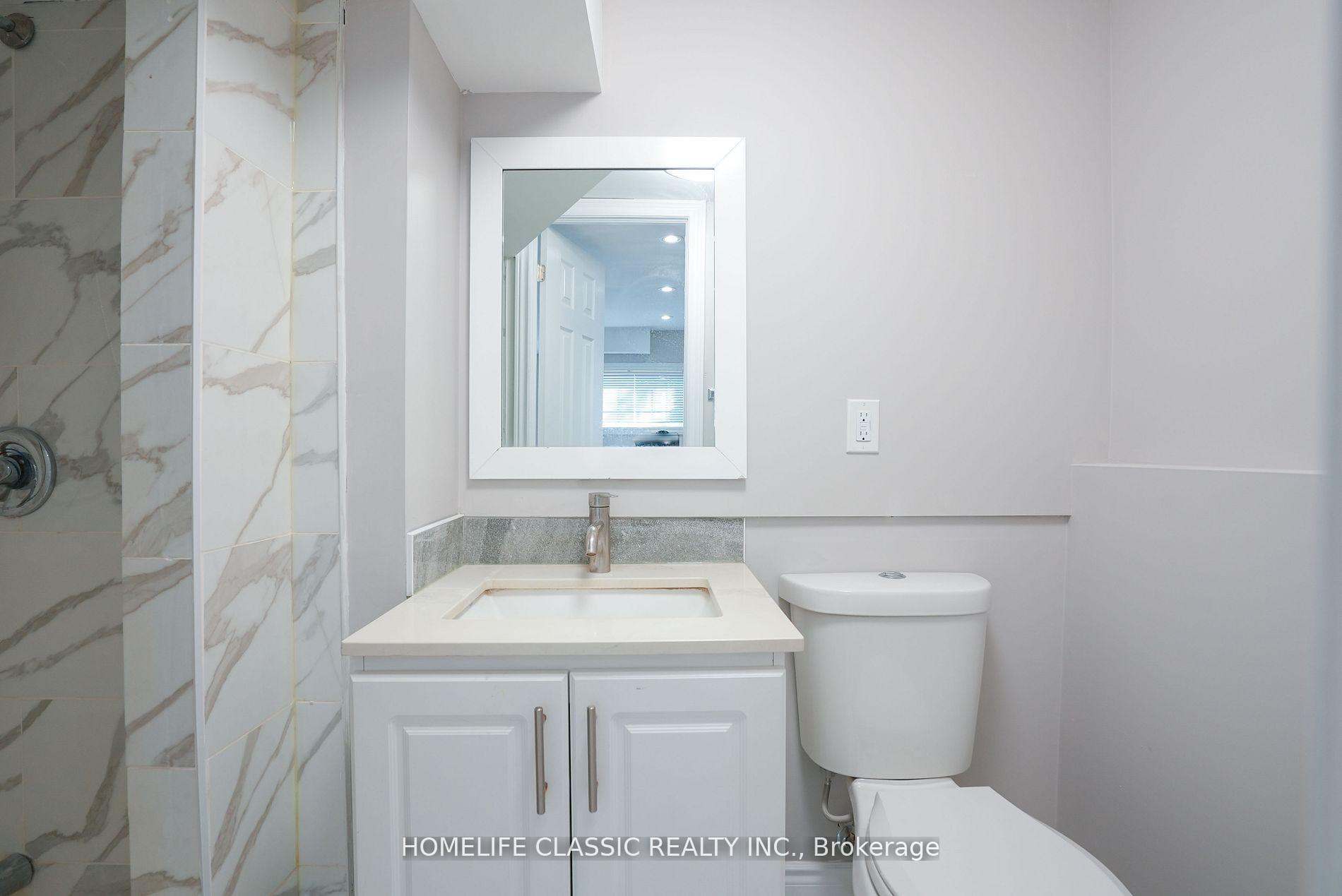 Photo 19 of 100 Chaucer Crescent, Barrie, Letitia Heights — HOMEH