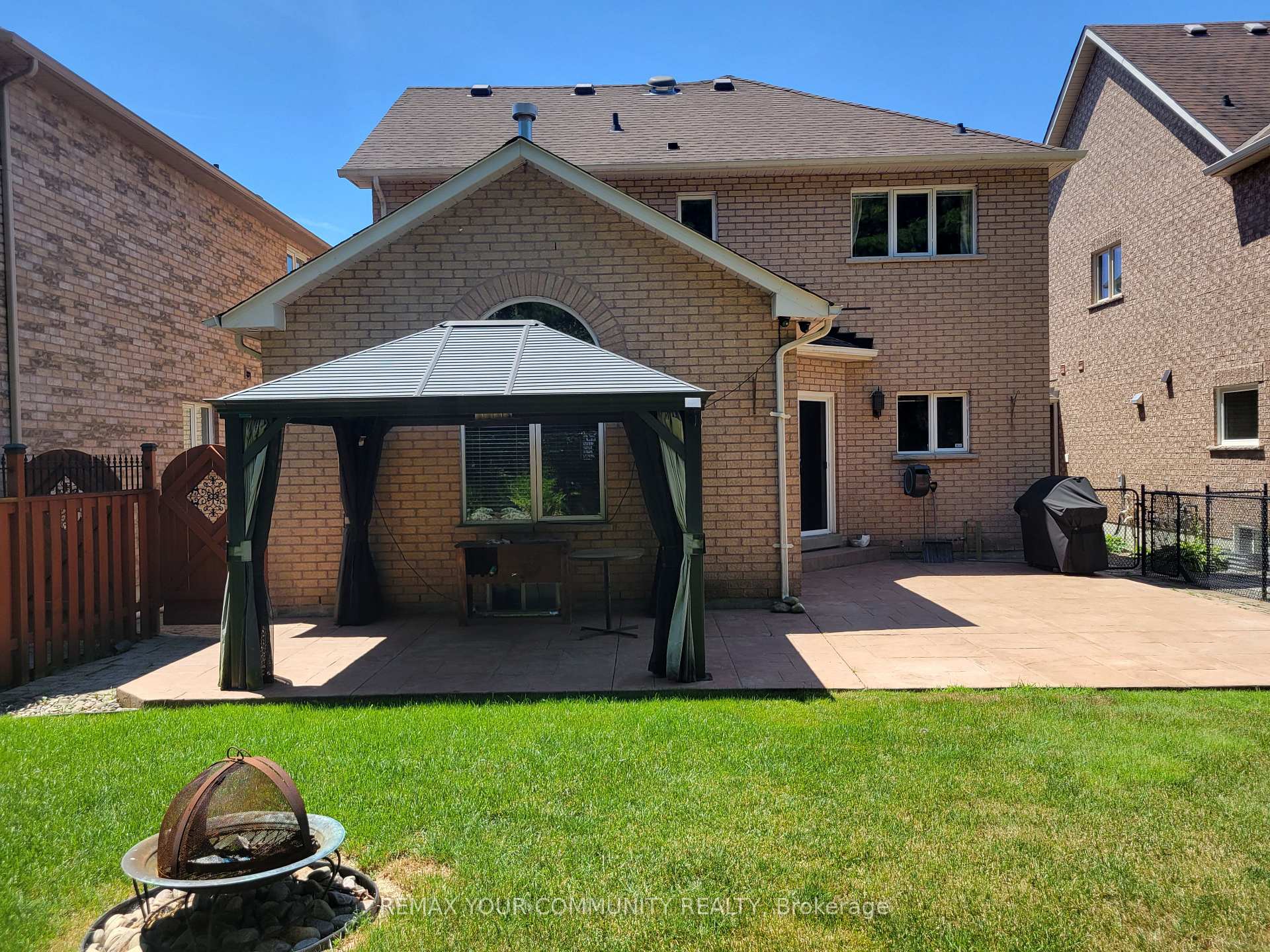 Photo 11 of 88 Castelli Court, Caledon, Bolton North — HOMEH