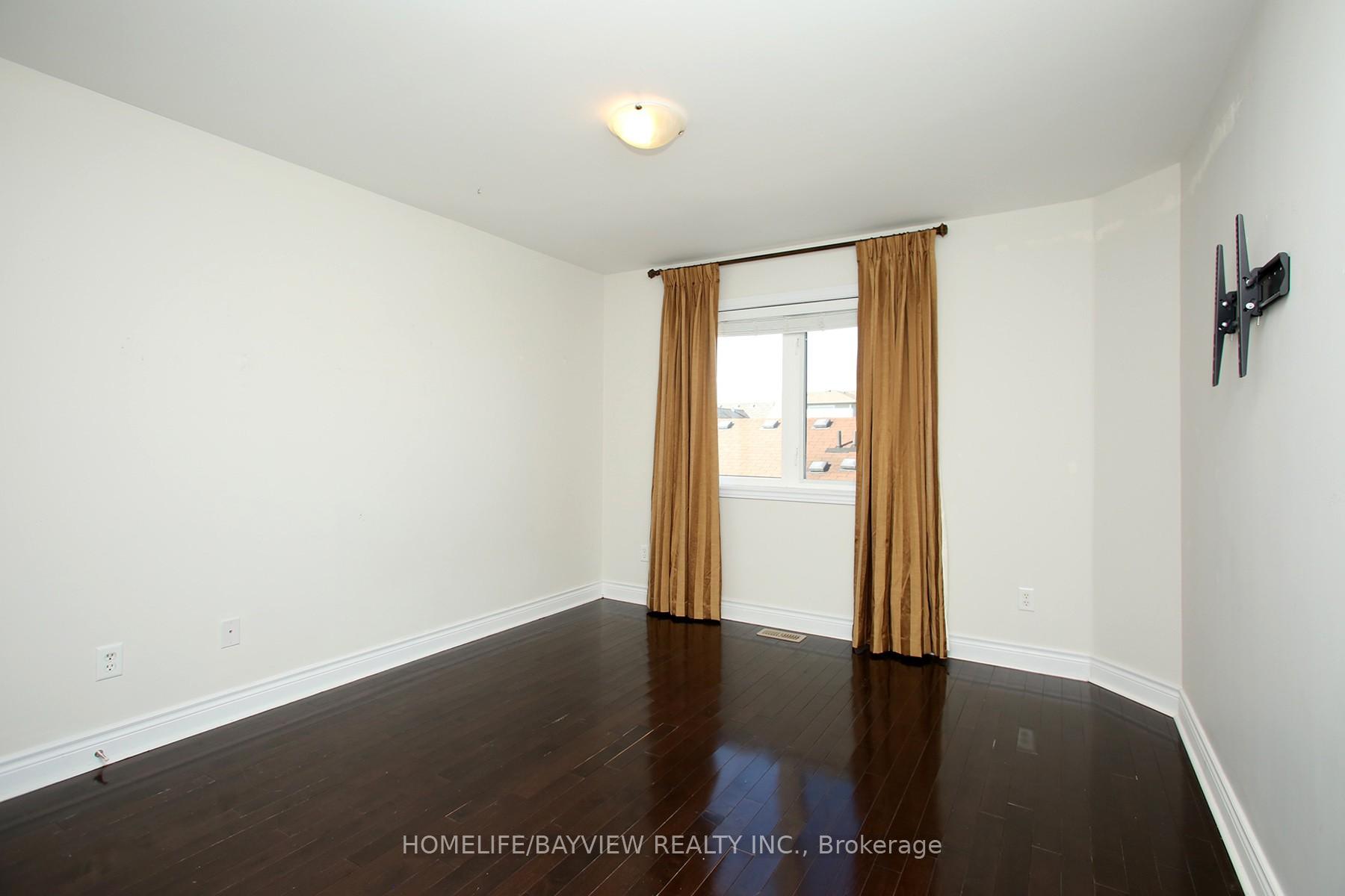 Photo 20 of 572 Country Glen Road, Markham, Cornell — HOMEH