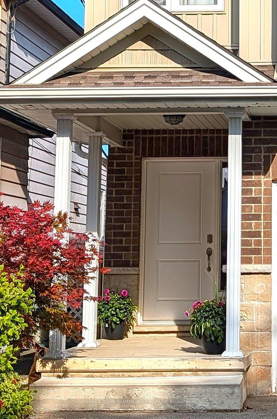 Photo 4 of 184 Kensington Avenue N, Hamilton, Crown Point — HOMEH