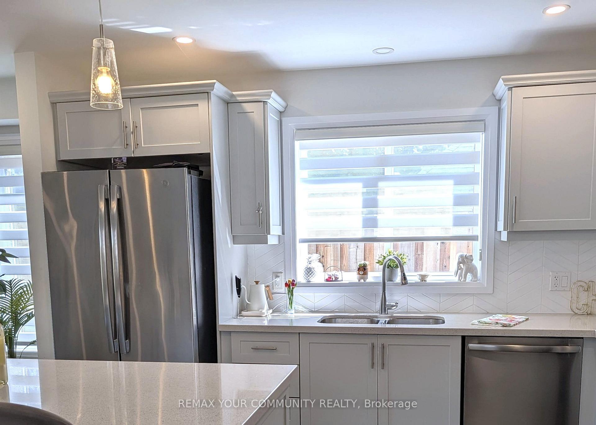 Photo 7 of 184 Kensington Avenue N, Hamilton, Crown Point — HOMEH