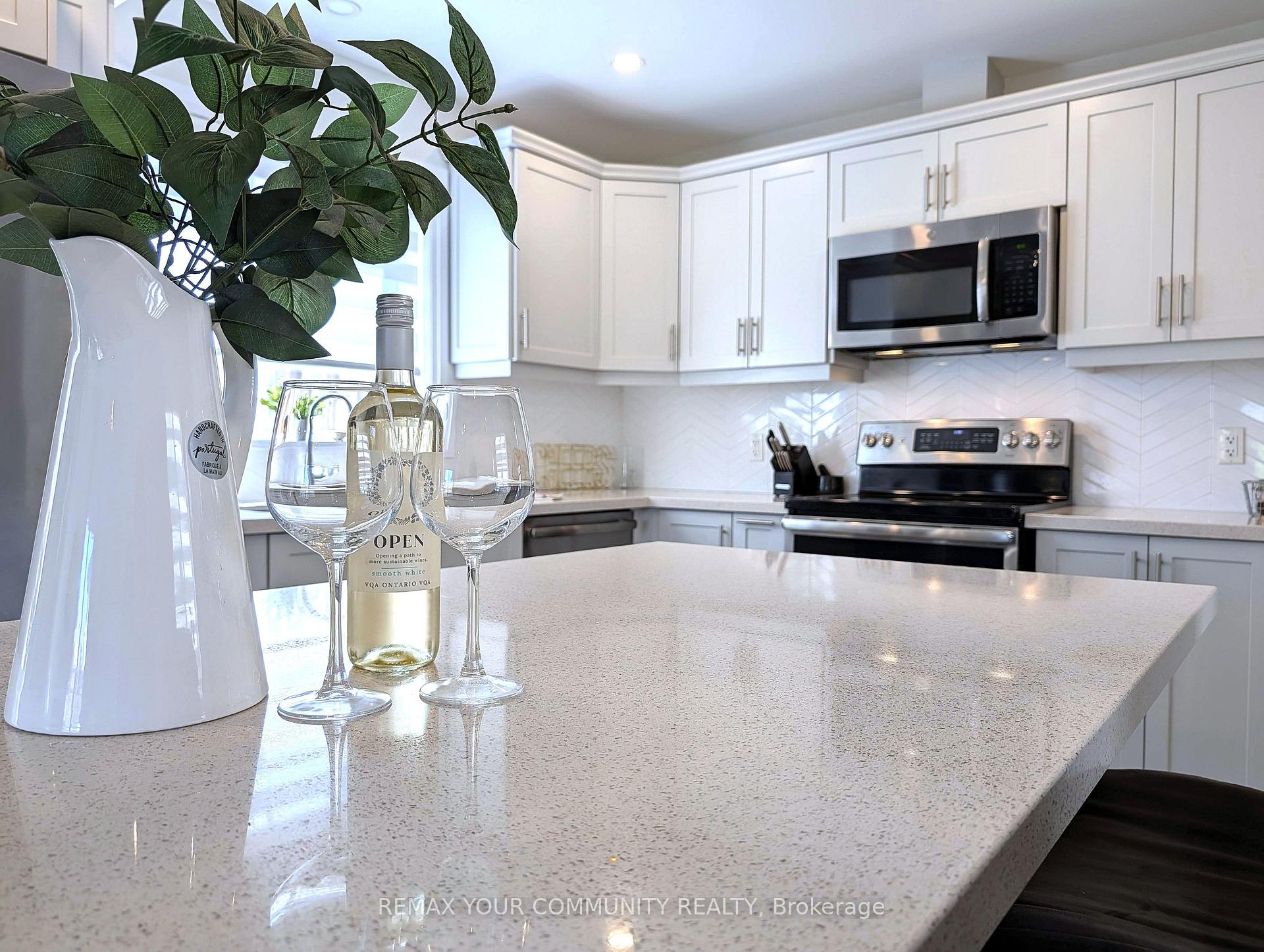 Photo 8 of 184 Kensington Avenue N, Hamilton, Crown Point — HOMEH
