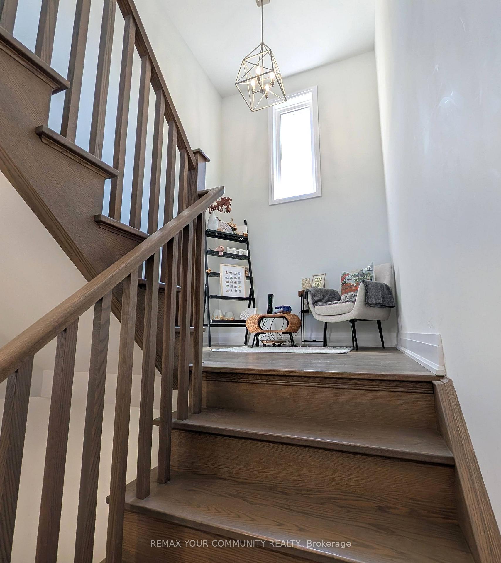 Photo 13 of 184 Kensington Avenue N, Hamilton, Crown Point — HOMEH