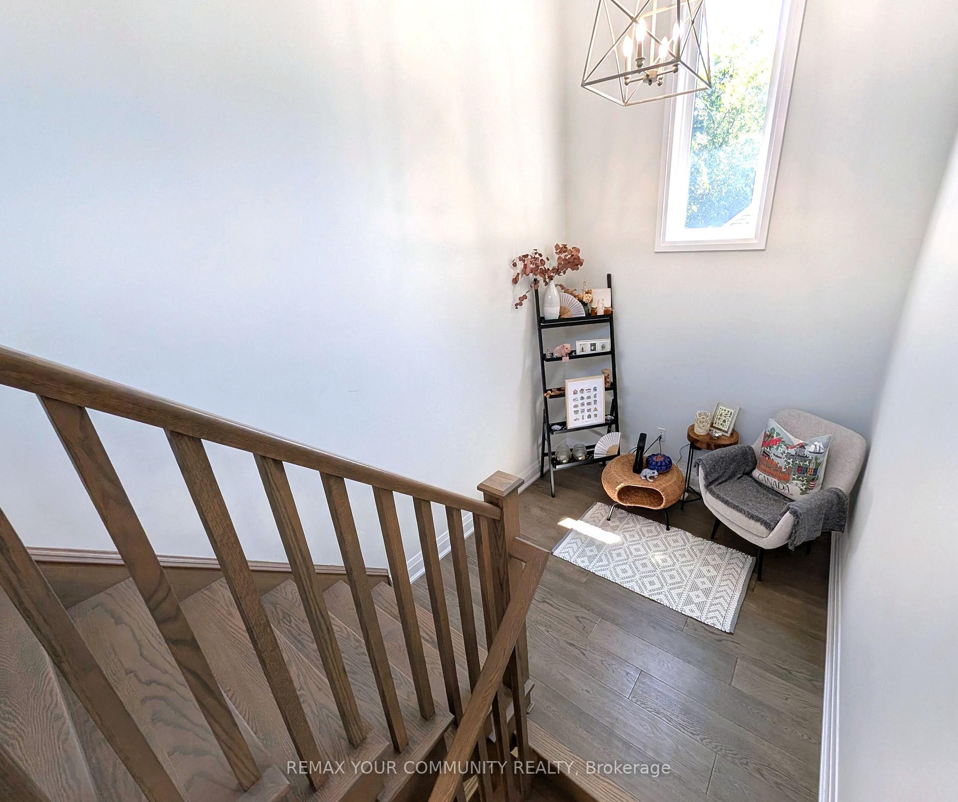 Photo 14 of 184 Kensington Avenue N, Hamilton, Crown Point — HOMEH