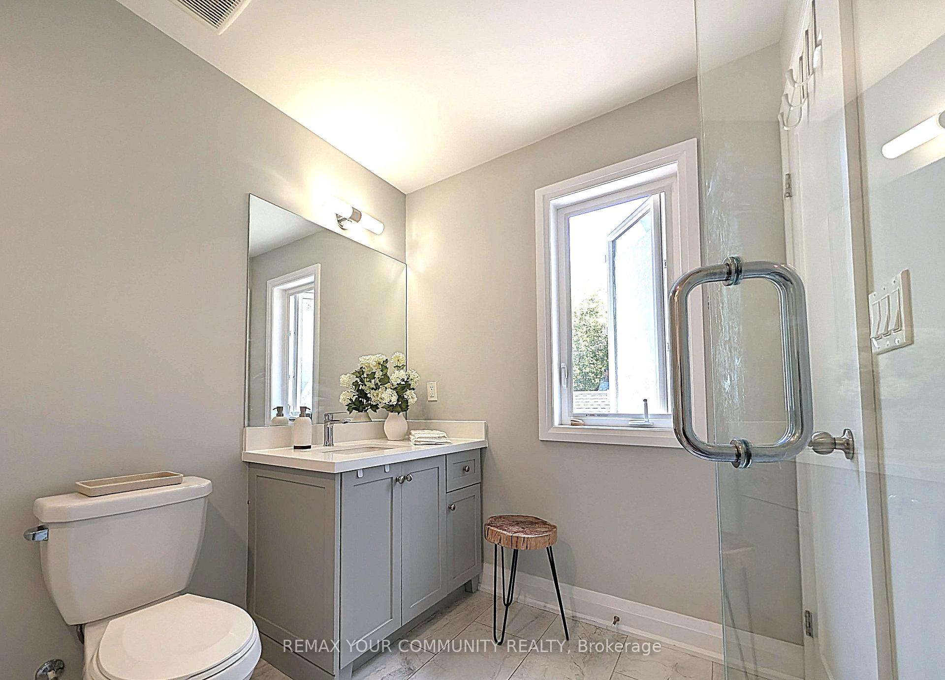 Photo 24 of 184 Kensington Avenue N, Hamilton, Crown Point — HOMEH