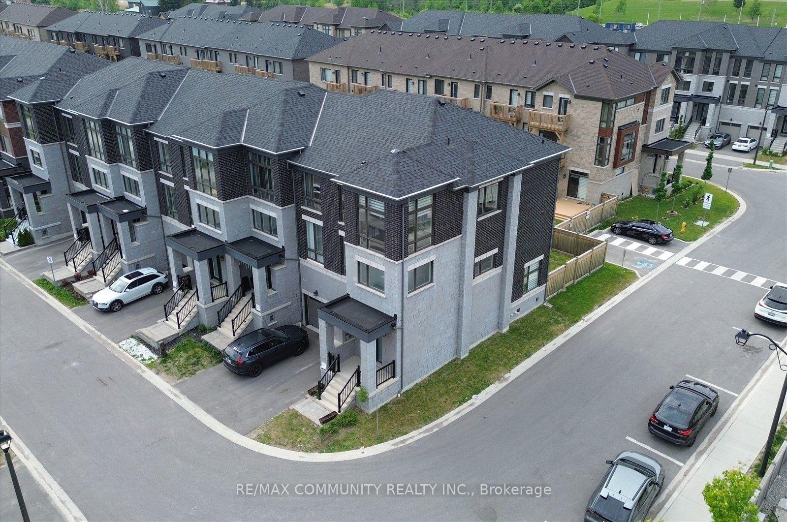 Photo 6 of 45 Douet Lane, Ajax, South East — HOMEH