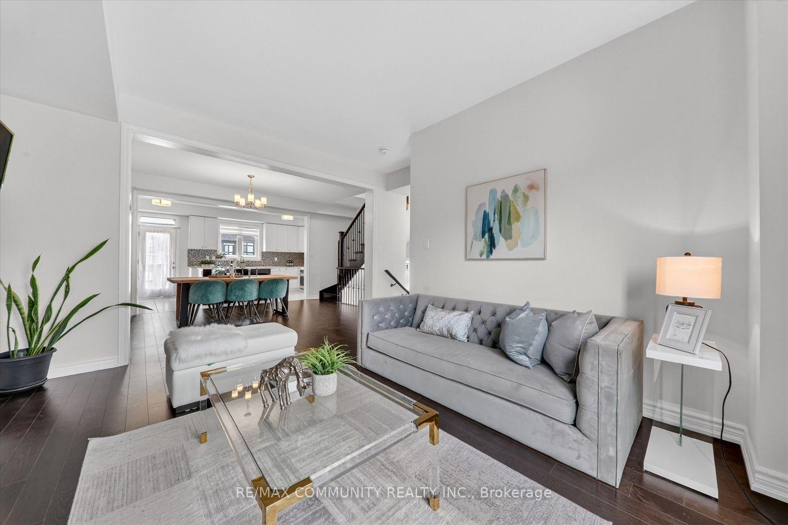 Photo 14 of 45 Douet Lane, Ajax, South East — HOMEH