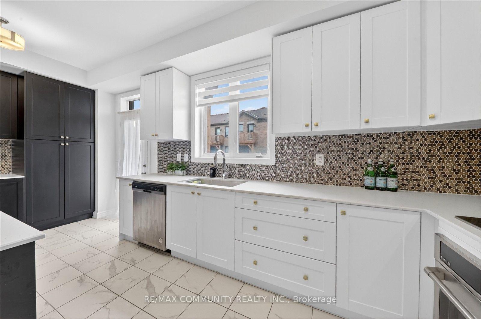 Photo 20 of 45 Douet Lane, Ajax, South East — HOMEH