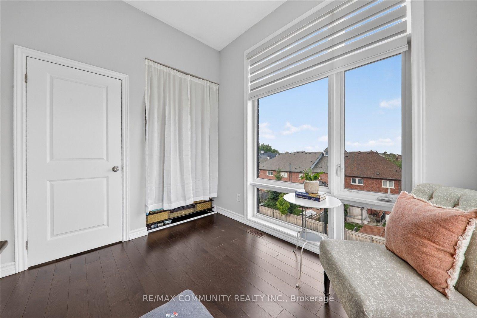 Photo 35 of 45 Douet Lane, Ajax, South East — HOMEH