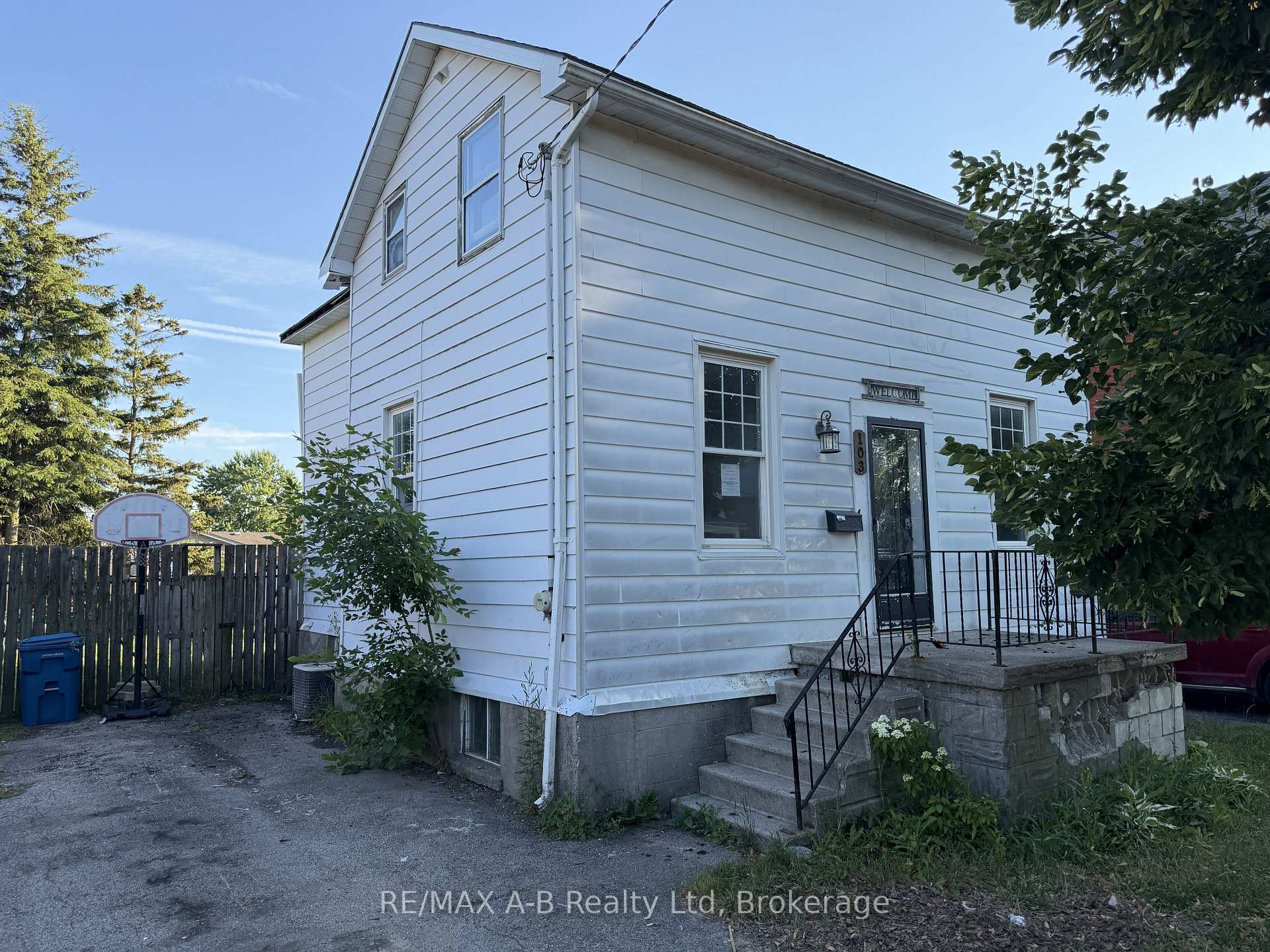 Photo 2 of 103 Norfolk Street, Stratford — HOMEH