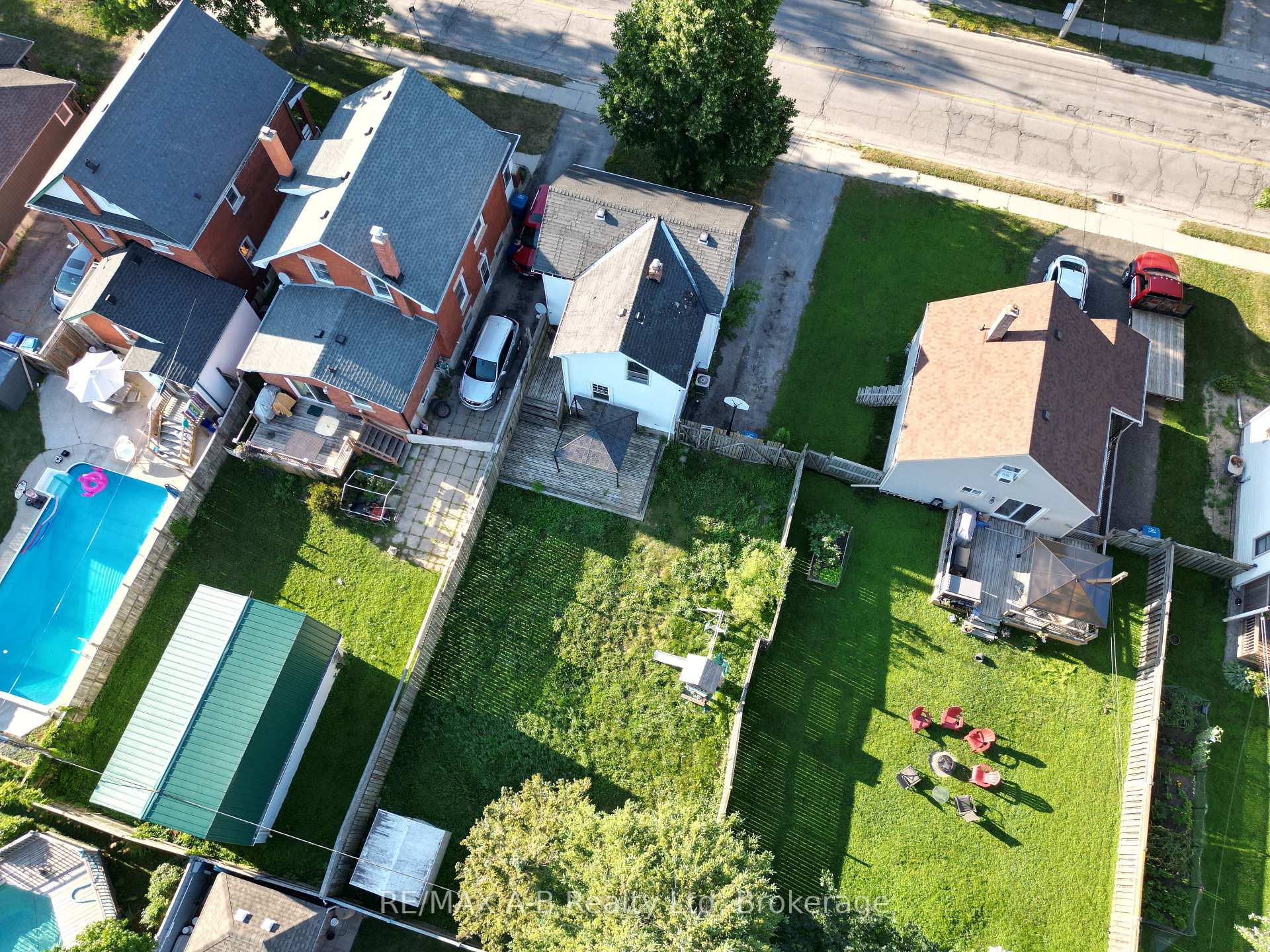Photo 4 of 103 Norfolk Street, Stratford — HOMEH