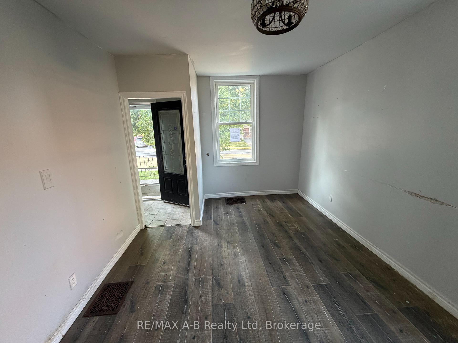 Photo 11 of 103 Norfolk Street, Stratford — HOMEH