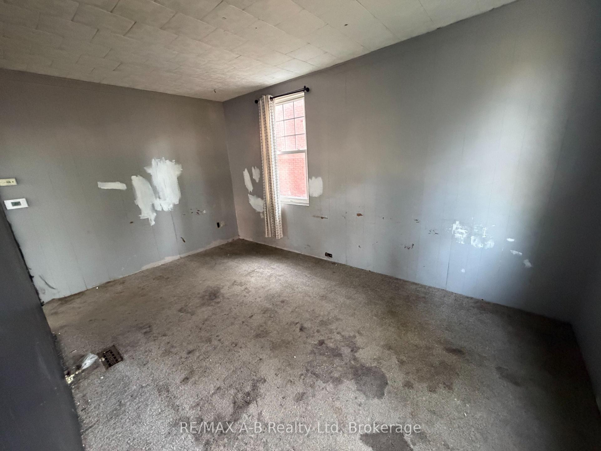 Photo 16 of 103 Norfolk Street, Stratford — HOMEH