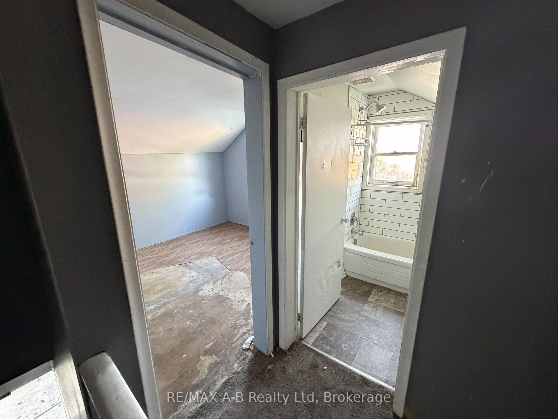 Photo 19 of 103 Norfolk Street, Stratford — HOMEH