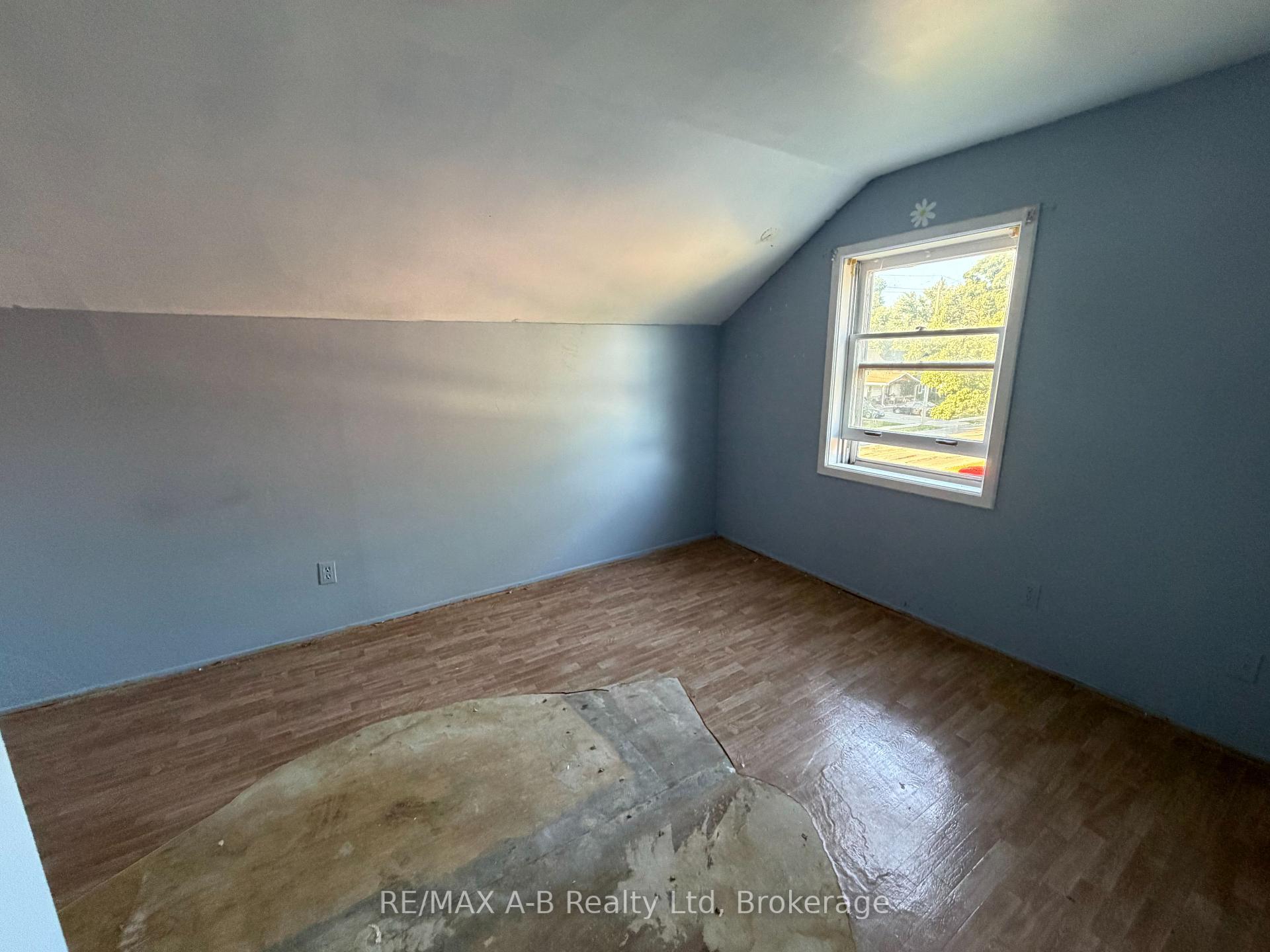 Photo 21 of 103 Norfolk Street, Stratford — HOMEH