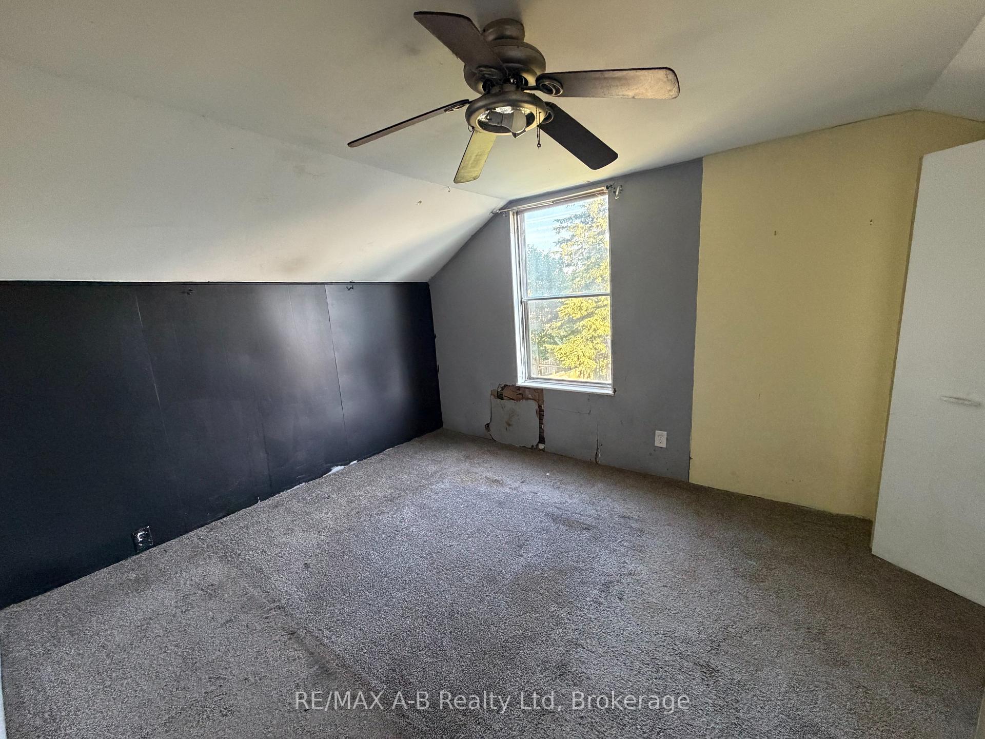 Photo 23 of 103 Norfolk Street, Stratford — HOMEH