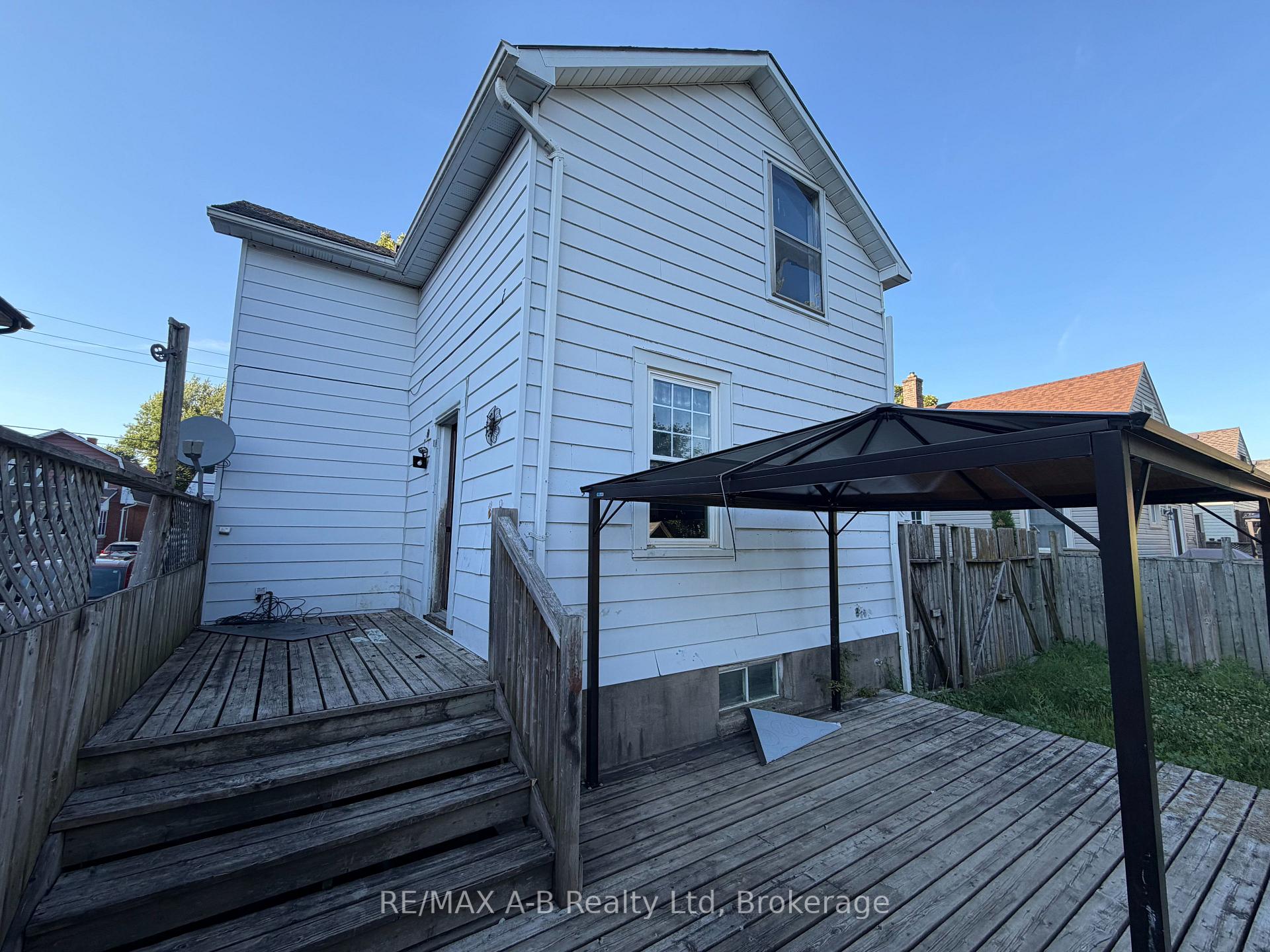 Photo 30 of 103 Norfolk Street, Stratford — HOMEH