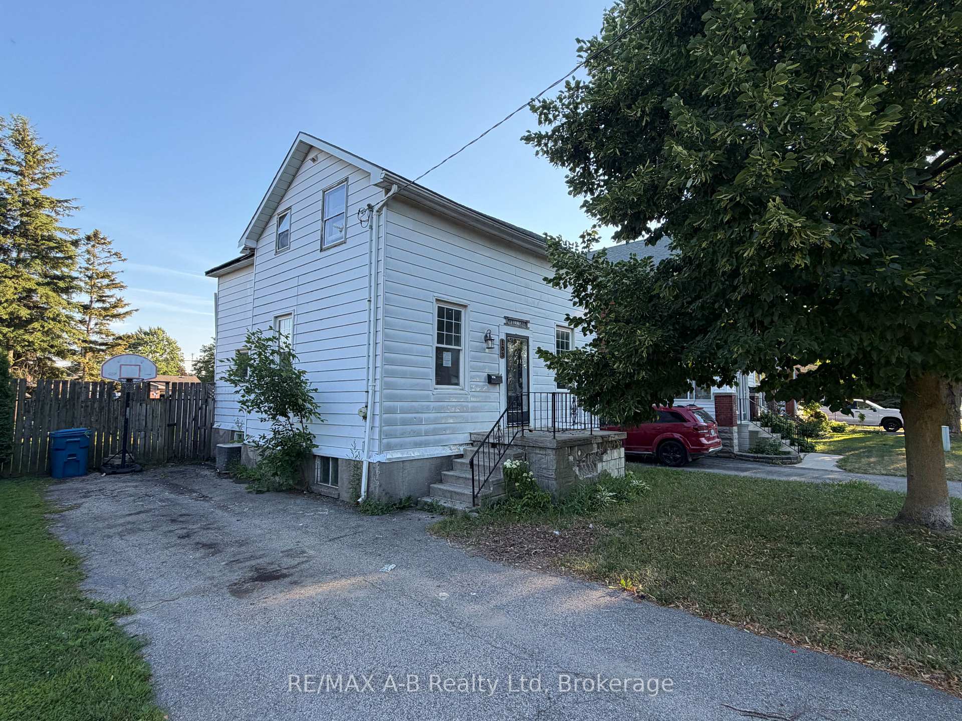 Photo 40 of 103 Norfolk Street, Stratford — HOMEH