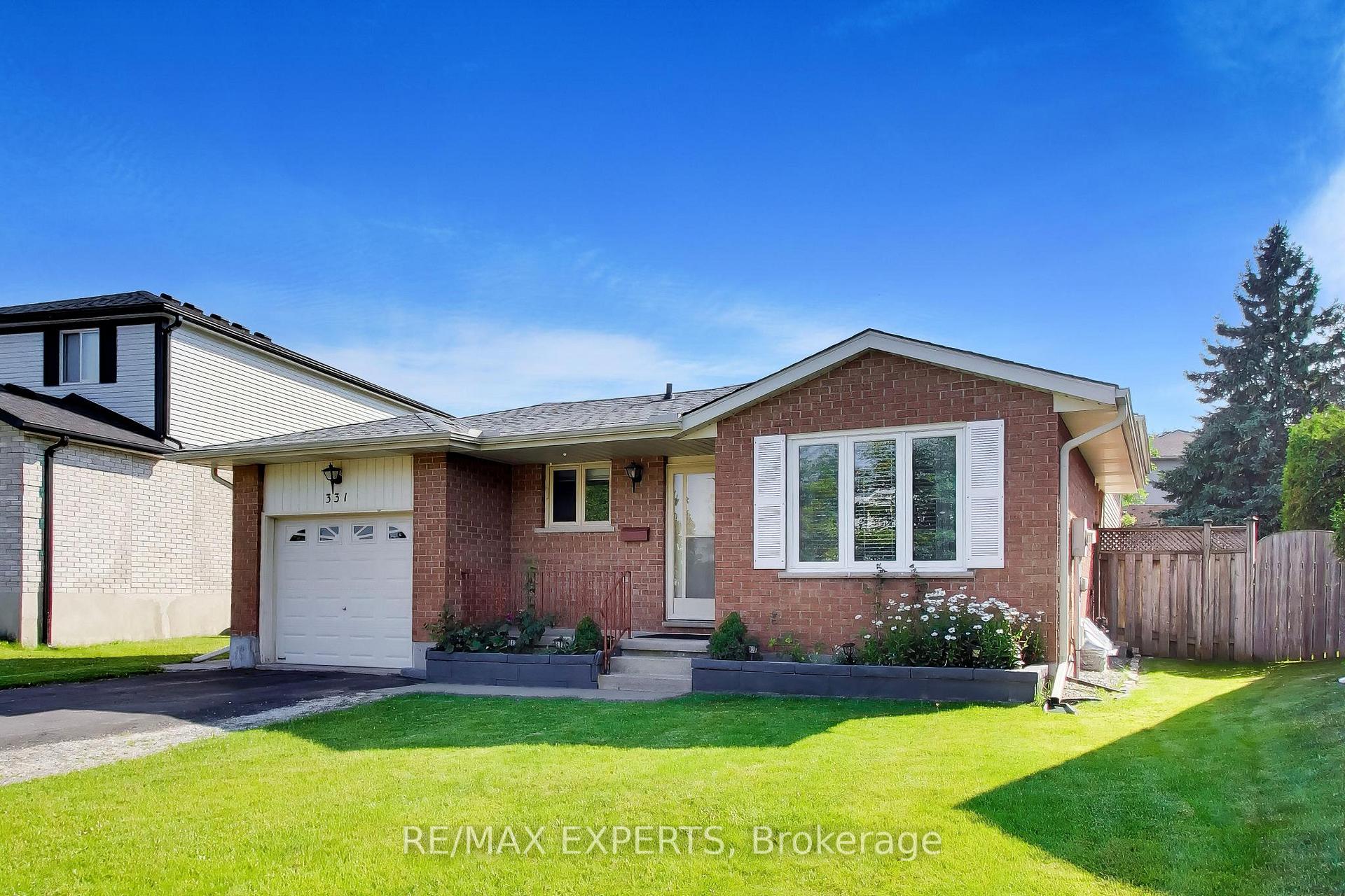 Photo 2 of 331 Newbury Drive, Kitchener, Forest Heights — HOMEH