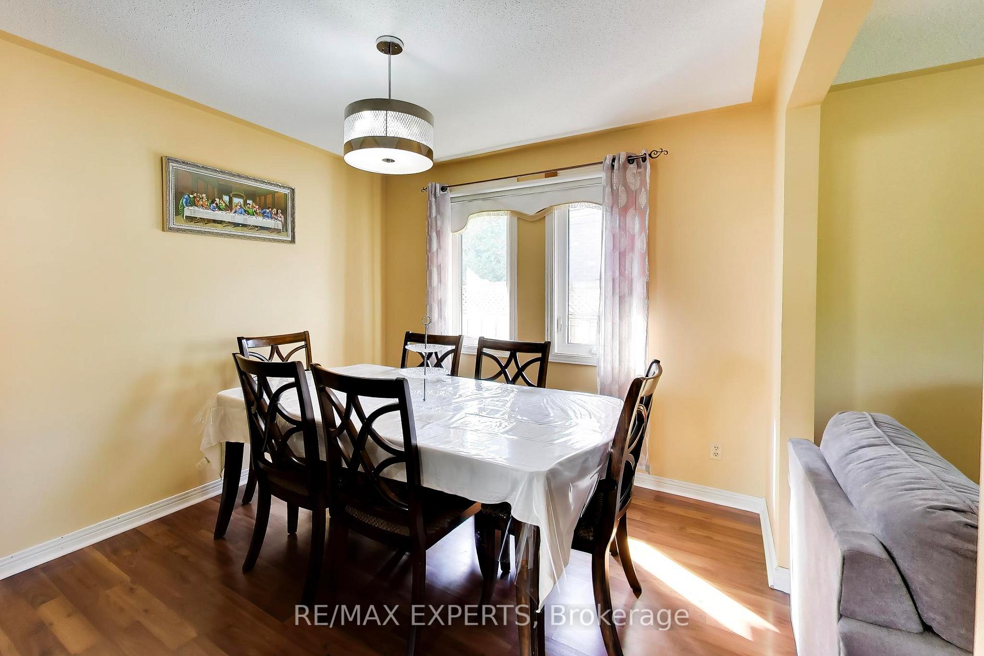 Photo 9 of 331 Newbury Drive, Kitchener, Forest Heights — HOMEH