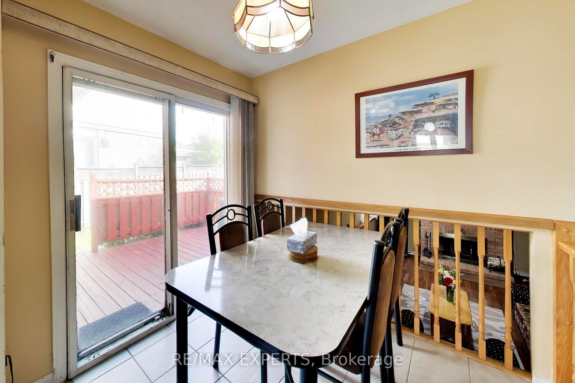 Photo 12 of 331 Newbury Drive, Kitchener, Forest Heights — HOMEH