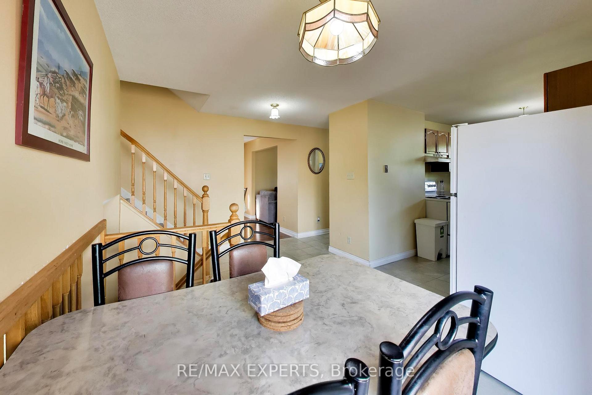 Photo 13 of 331 Newbury Drive, Kitchener, Forest Heights — HOMEH