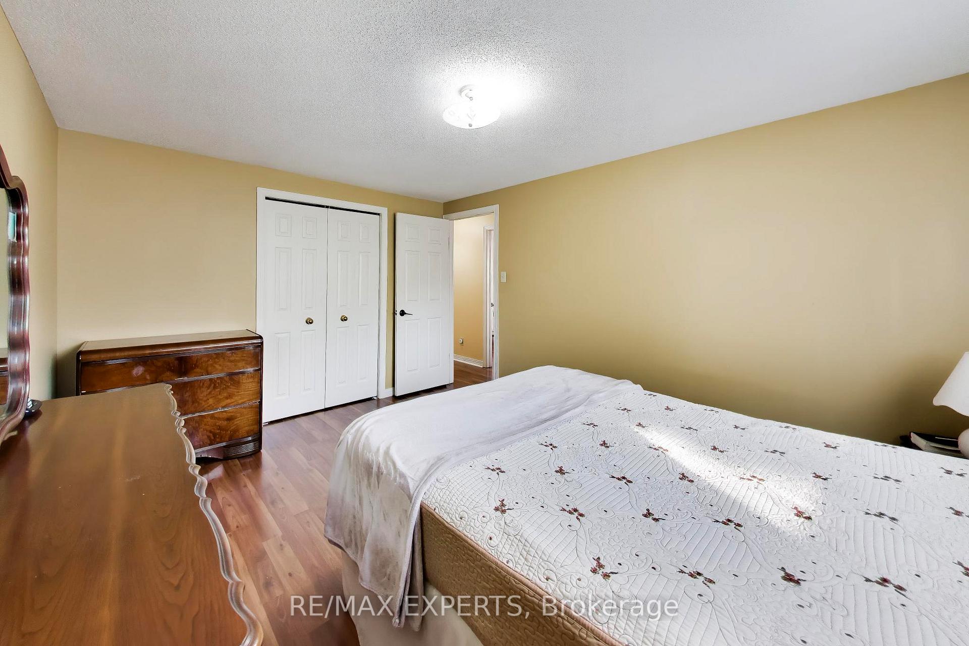 Photo 16 of 331 Newbury Drive, Kitchener, Forest Heights — HOMEH