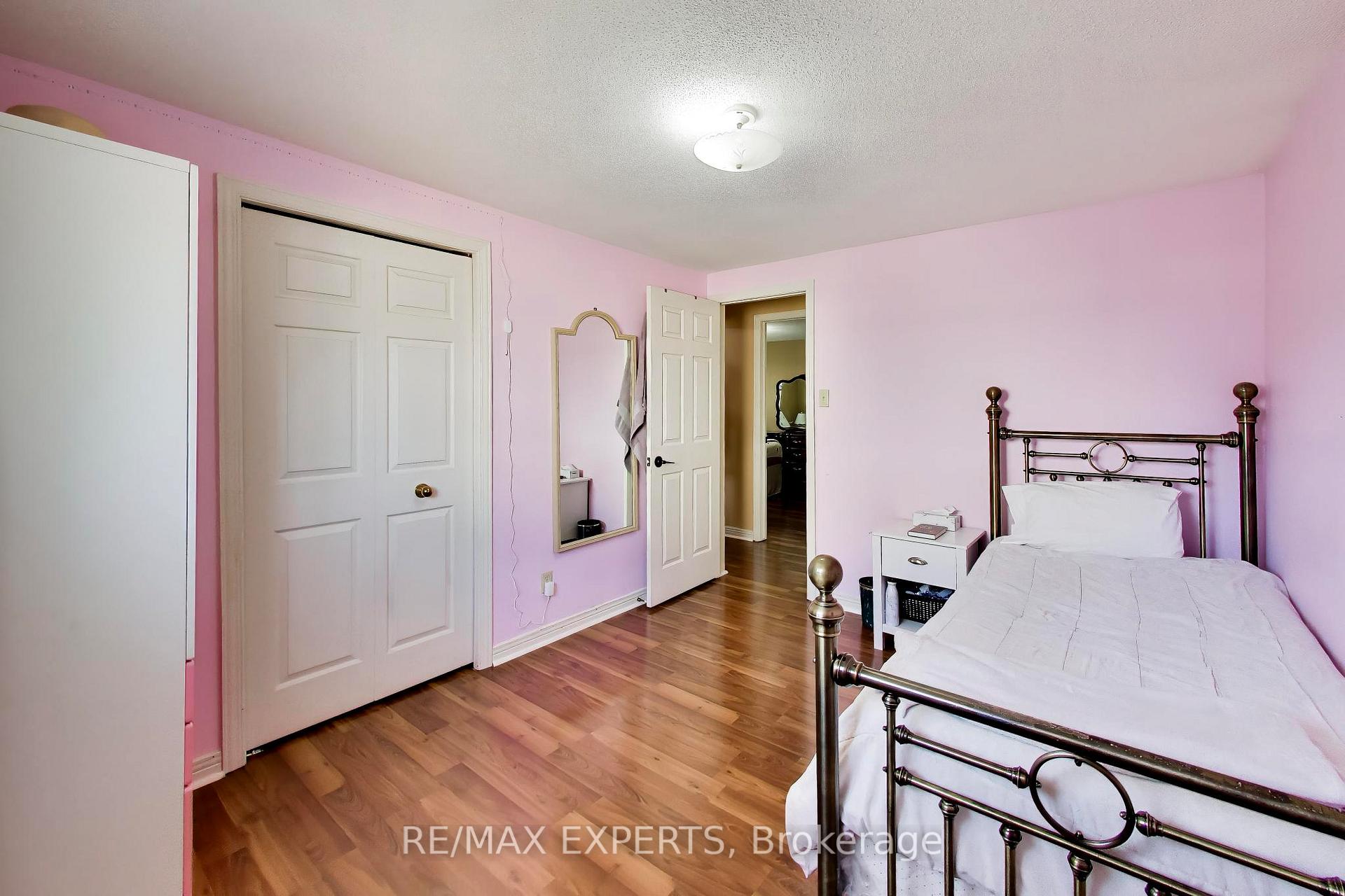 Photo 20 of 331 Newbury Drive, Kitchener, Forest Heights — HOMEH