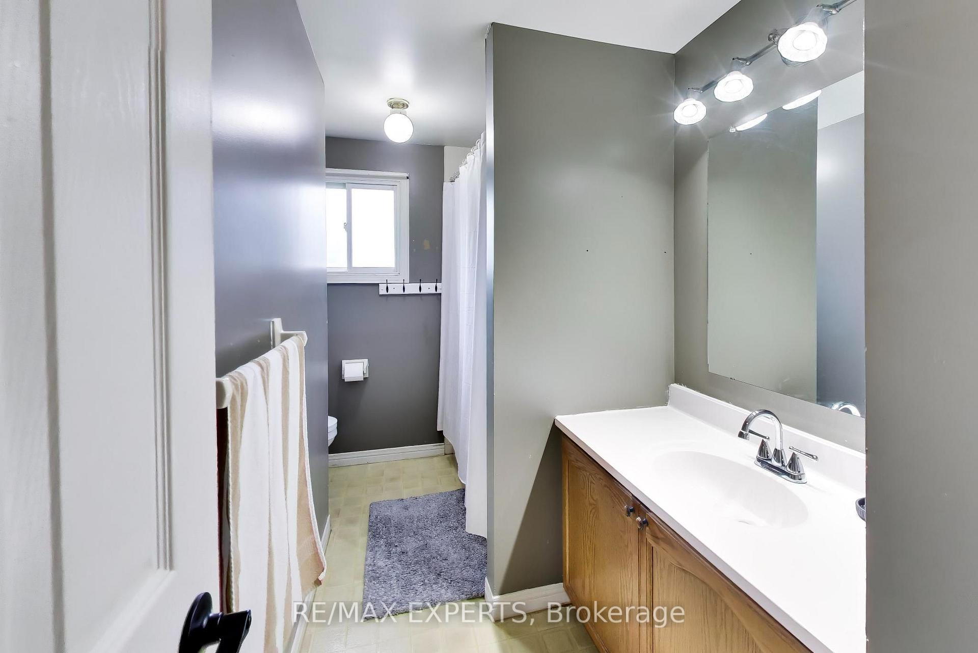 Photo 21 of 331 Newbury Drive, Kitchener, Forest Heights — HOMEH