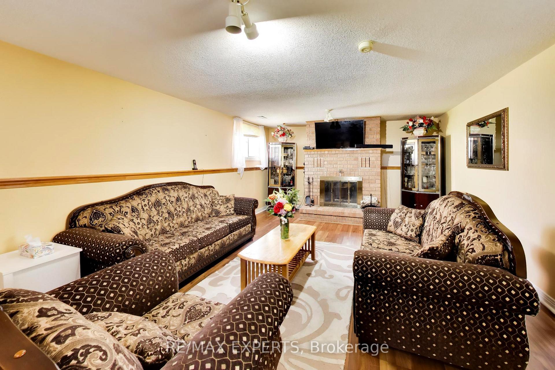Photo 22 of 331 Newbury Drive, Kitchener, Forest Heights — HOMEH