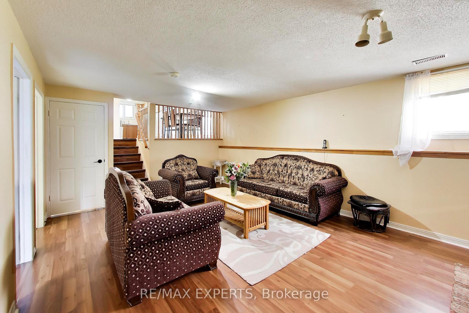 Photo 24 of 331 Newbury Drive, Kitchener, Forest Heights — HOMEH