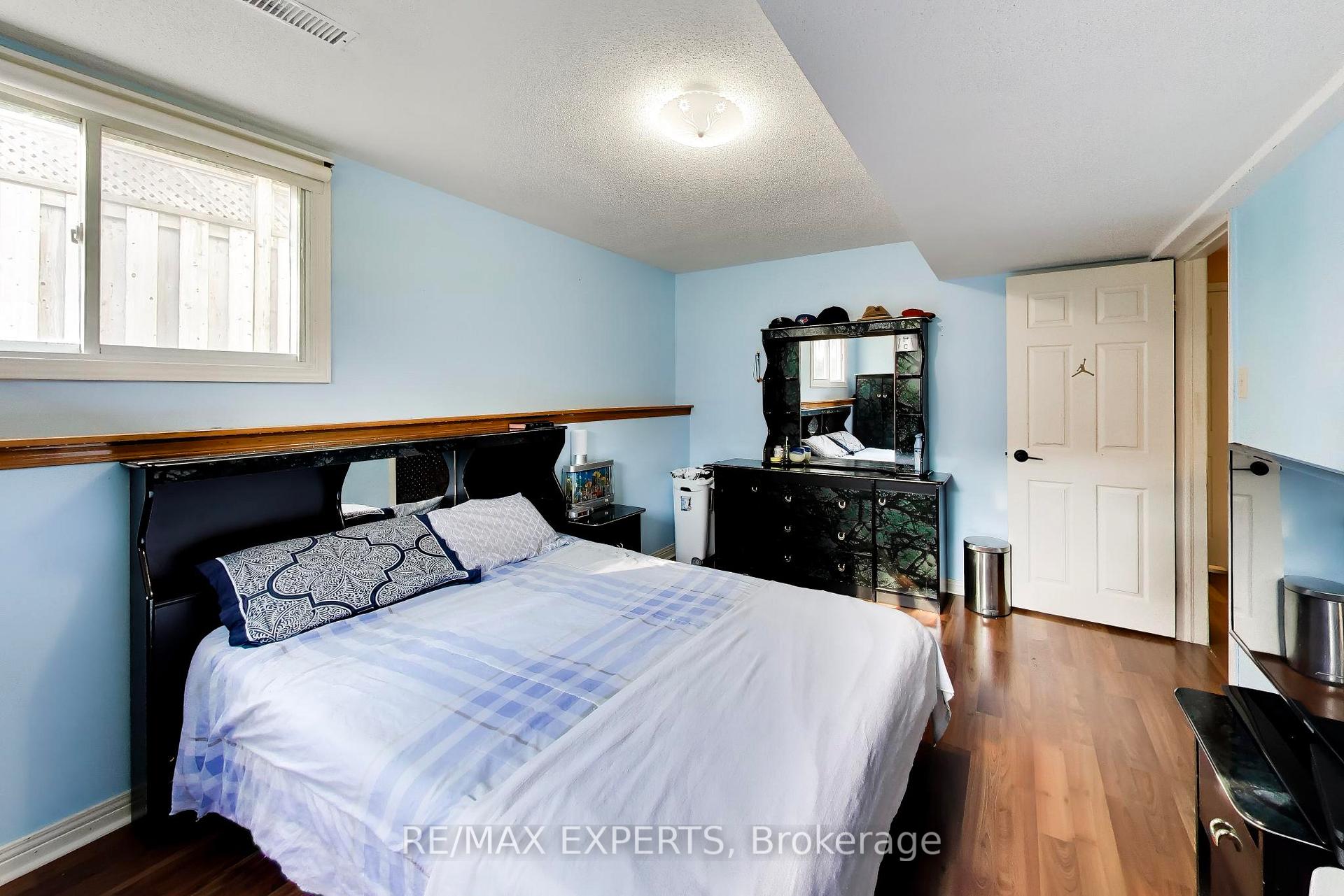 Photo 26 of 331 Newbury Drive, Kitchener, Forest Heights — HOMEH