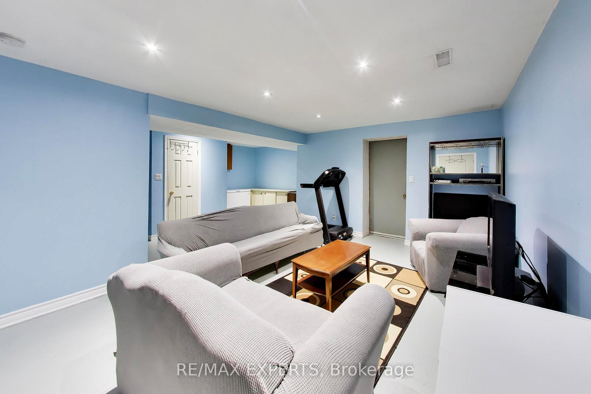 Photo 28 of 331 Newbury Drive, Kitchener, Forest Heights — HOMEH