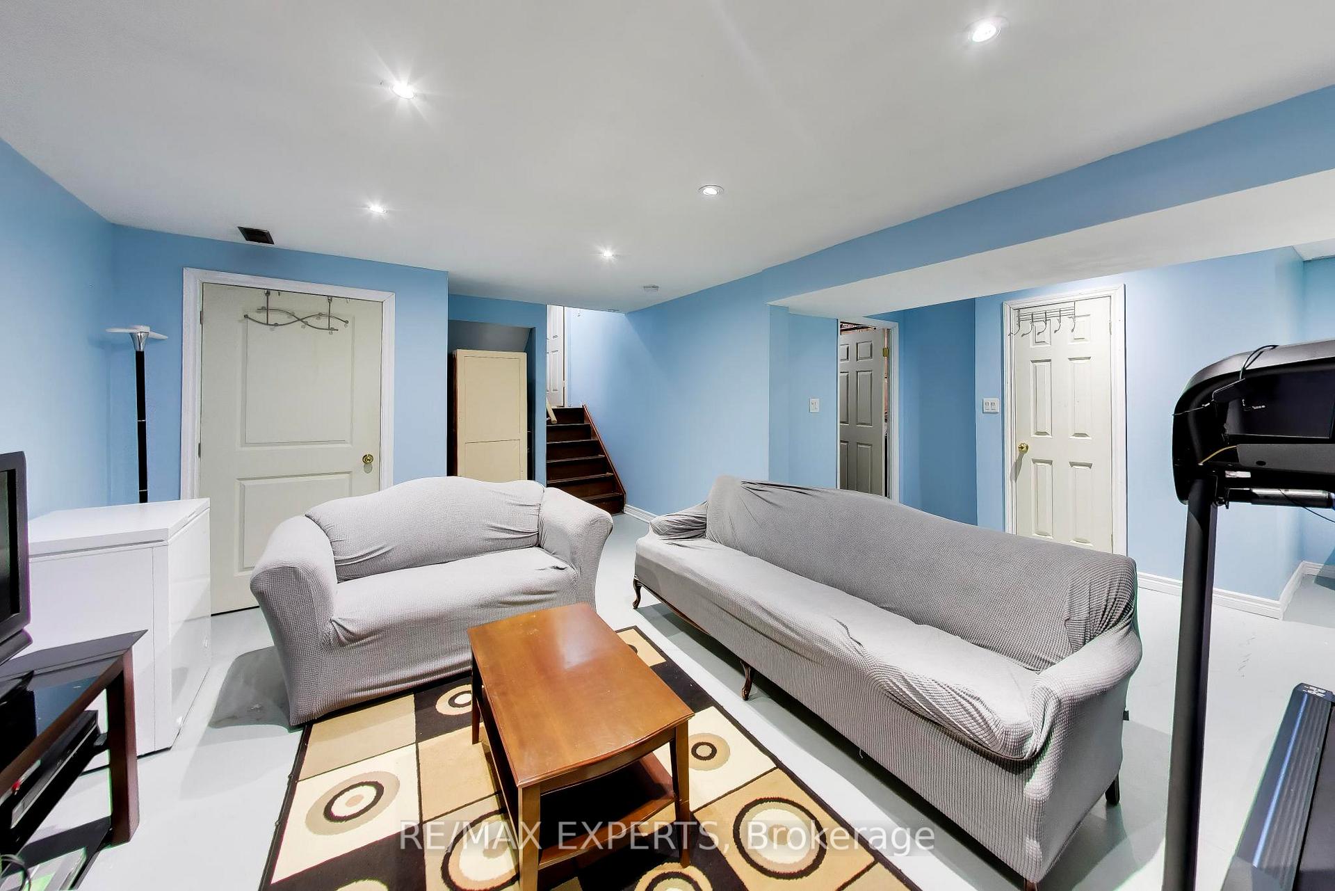 Photo 30 of 331 Newbury Drive, Kitchener, Forest Heights — HOMEH