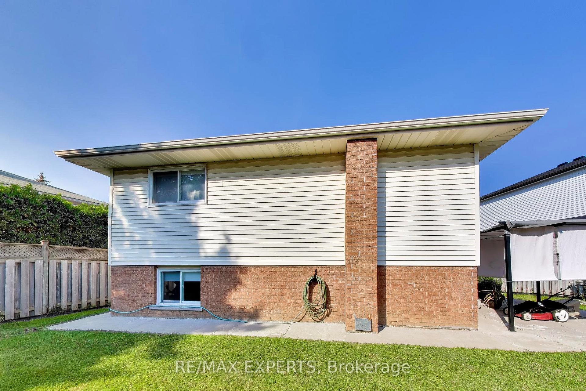 Photo 34 of 331 Newbury Drive, Kitchener, Forest Heights — HOMEH
