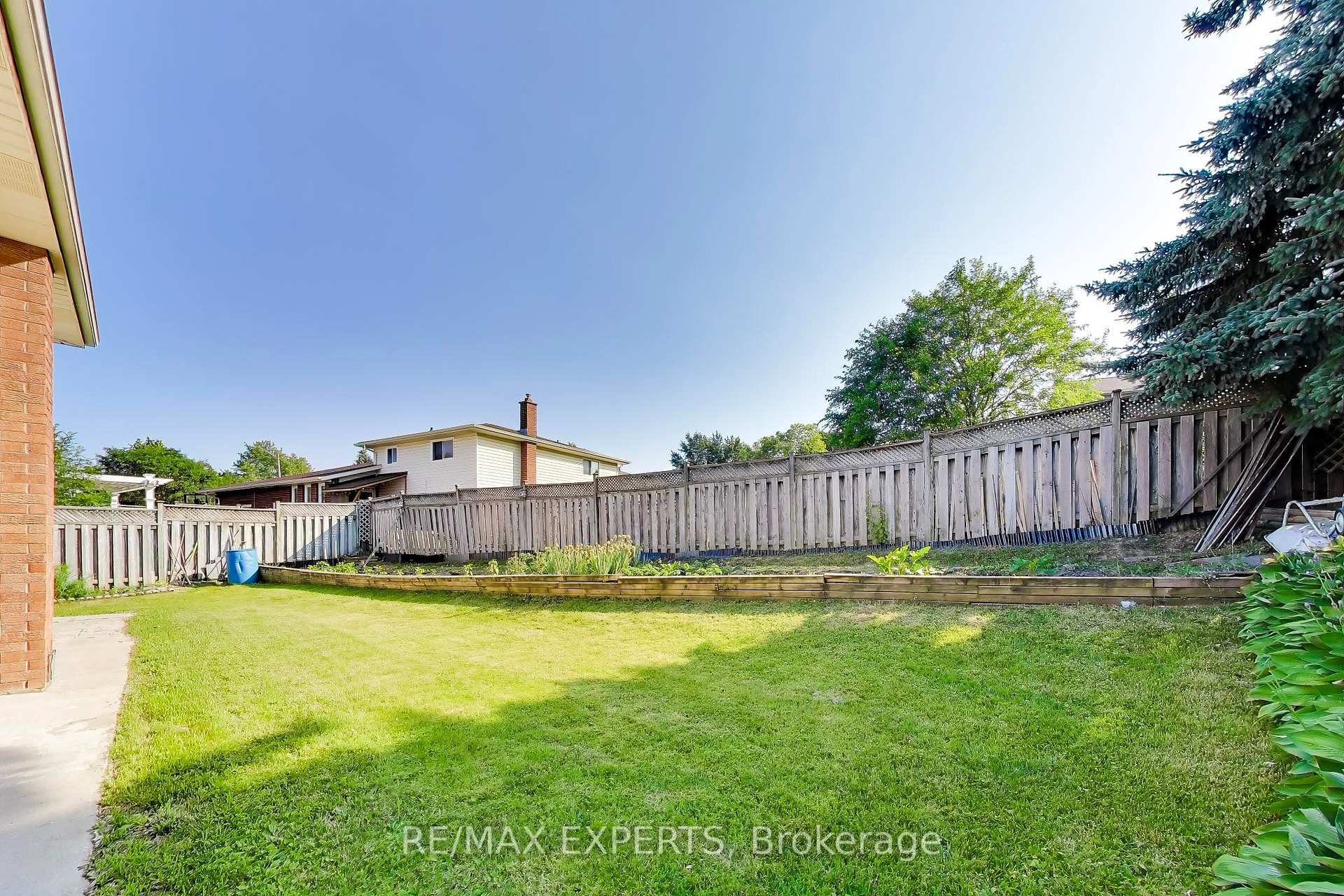 Photo 39 of 331 Newbury Drive, Kitchener, Forest Heights — HOMEH