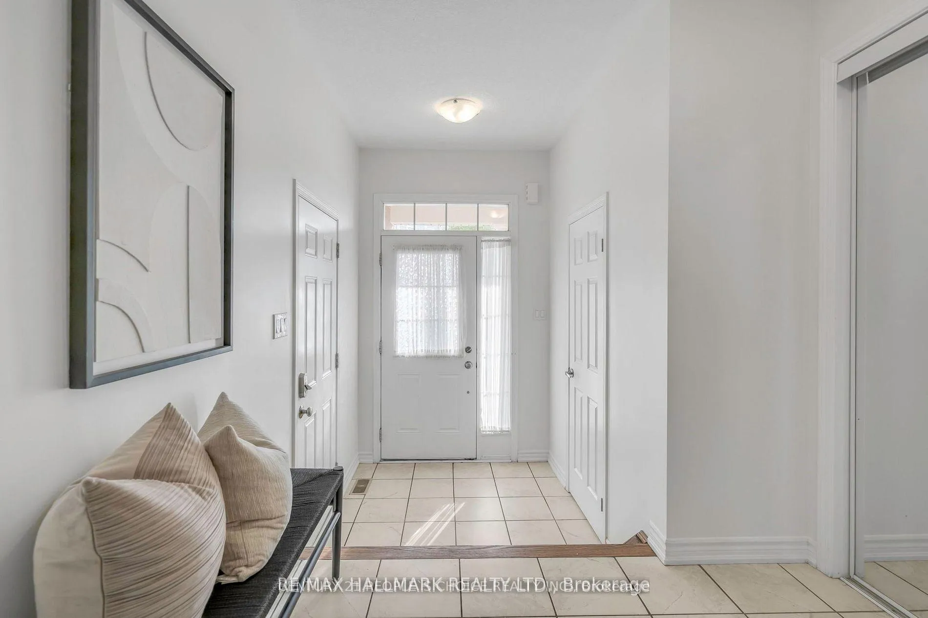 Photo 4 of 246 Waterbrook Lane, Kitchener — HOMEH