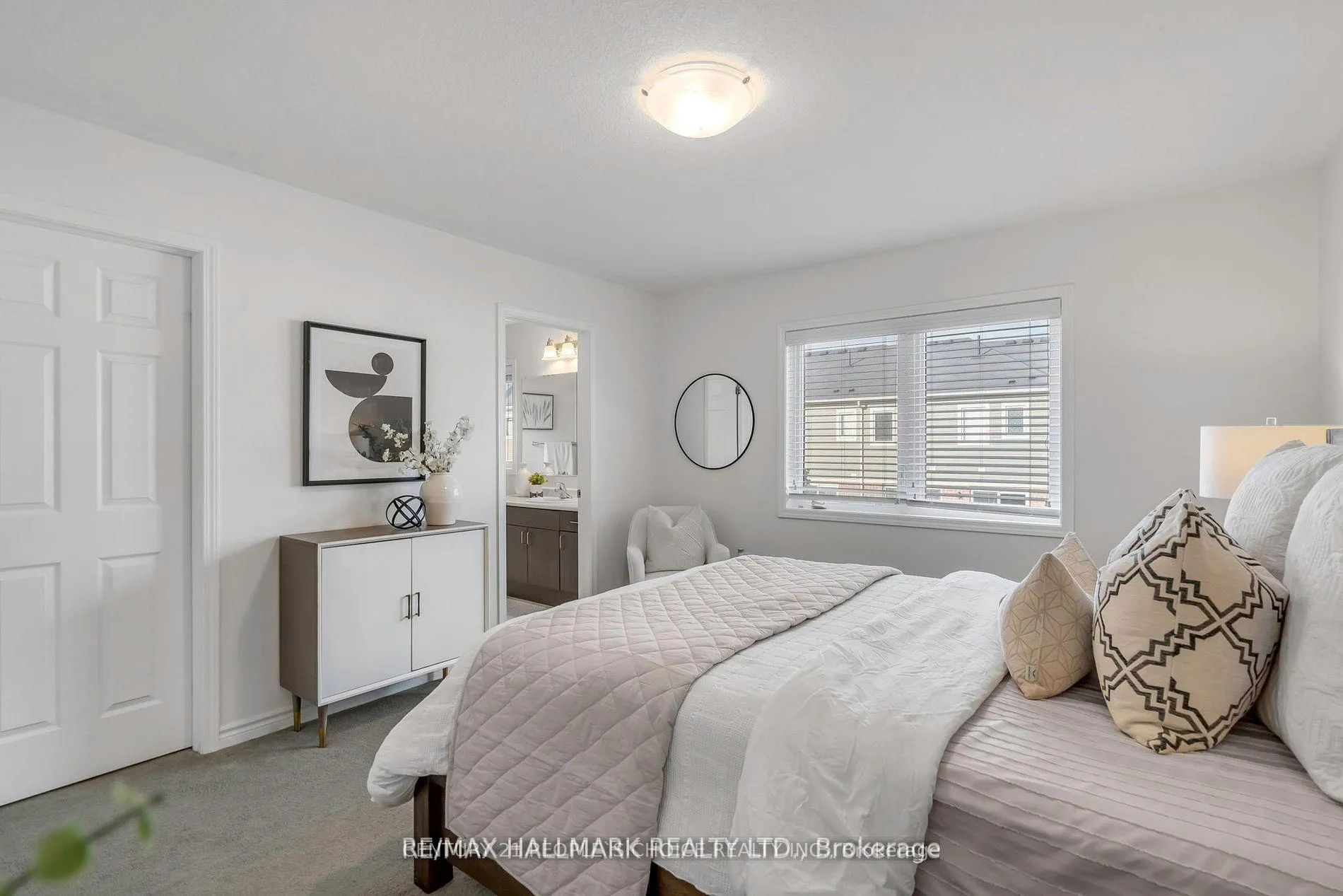 Photo 17 of 246 Waterbrook Lane, Kitchener — HOMEH