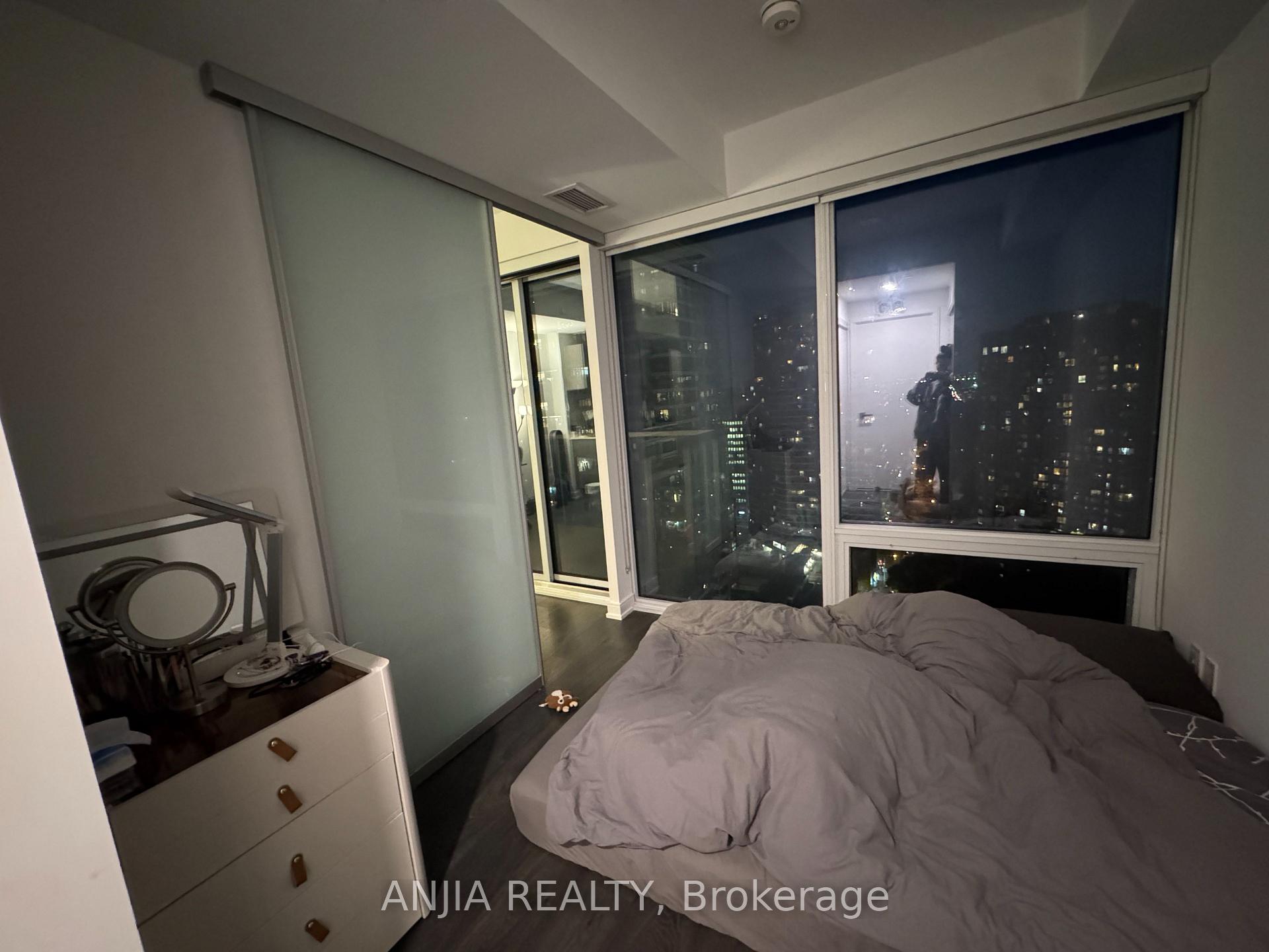 Photo 3 of Unit 2613, 3 Gloucester Street, Toronto, Church-Yonge Corridor — HOMEH