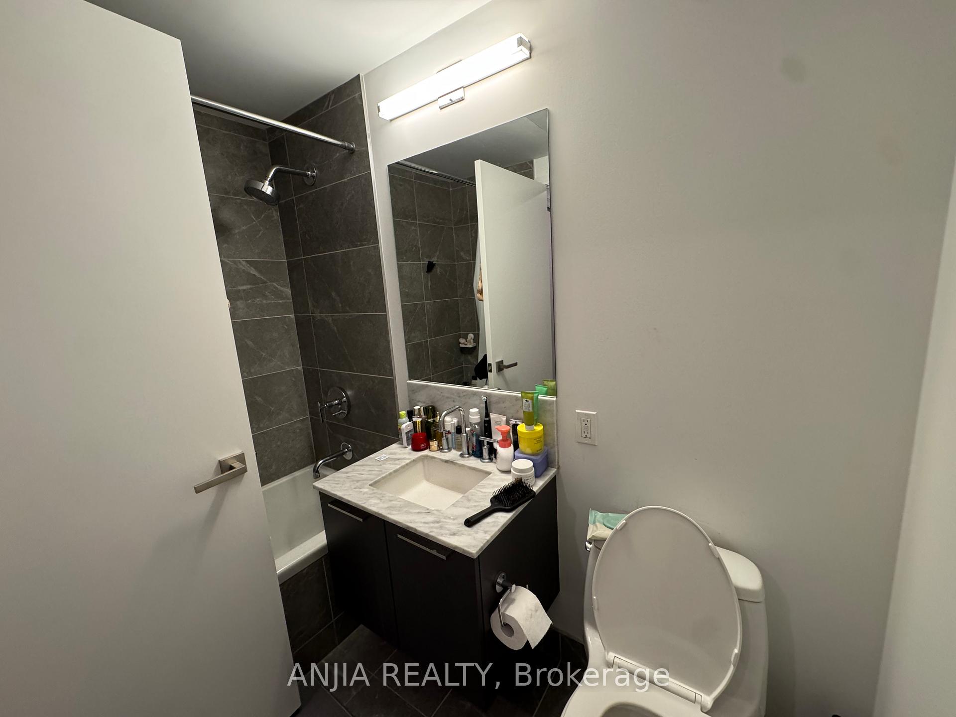 Photo 5 of Unit 2613, 3 Gloucester Street, Toronto, Church-Yonge Corridor — HOMEH