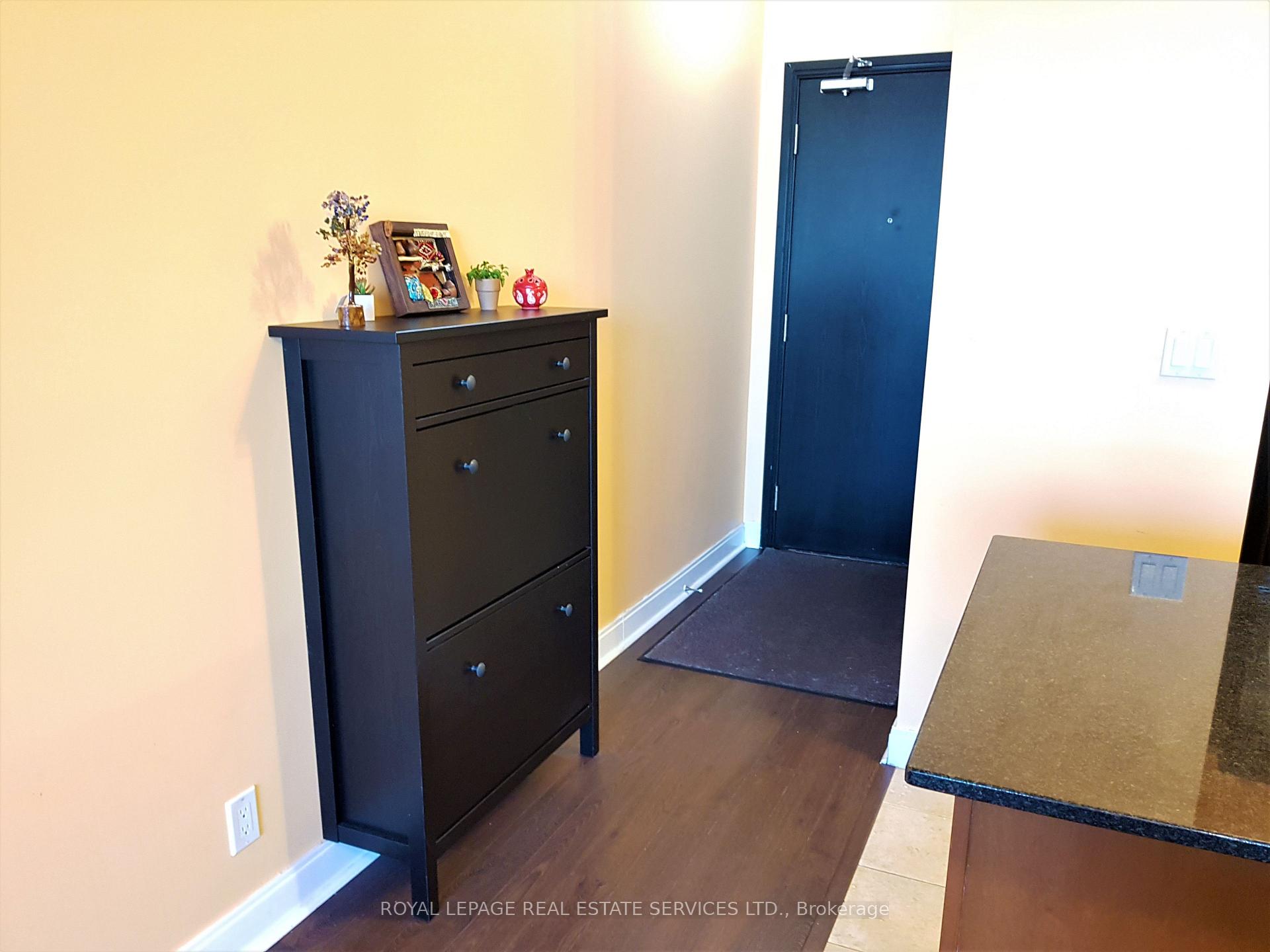 Photo 3 of Unit 2401, 90 Absolute Avenue, Mississauga, City Centre — HOMEH