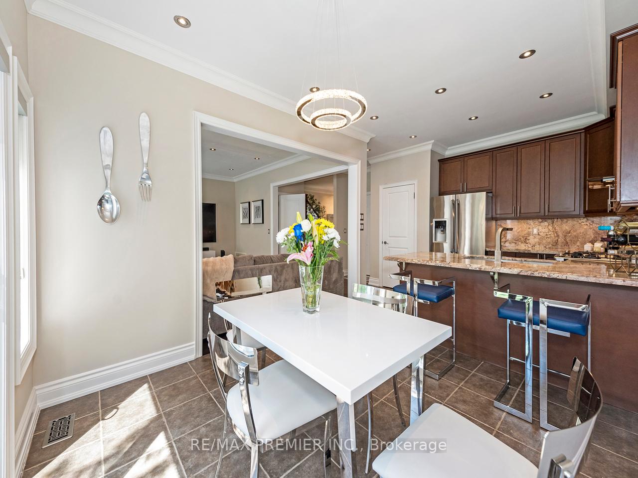 Photo 13 of 6 Lockburn Crescent, Brampton, Fletcher's Meadow — HOMEH