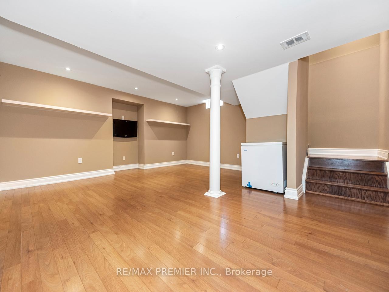 Photo 27 of 6 Lockburn Crescent, Brampton, Fletcher's Meadow — HOMEH