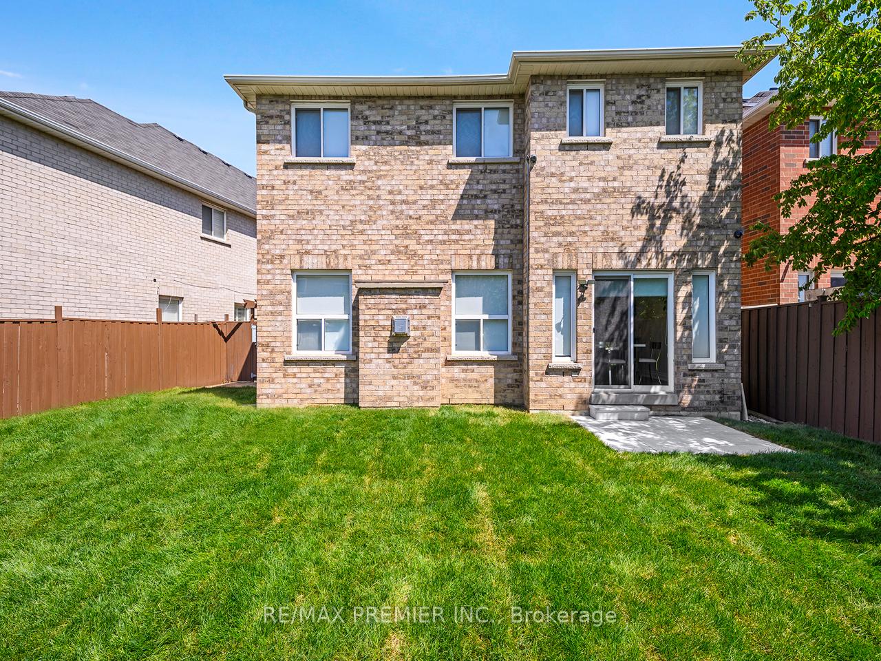 Photo 35 of 6 Lockburn Crescent, Brampton, Fletcher's Meadow — HOMEH