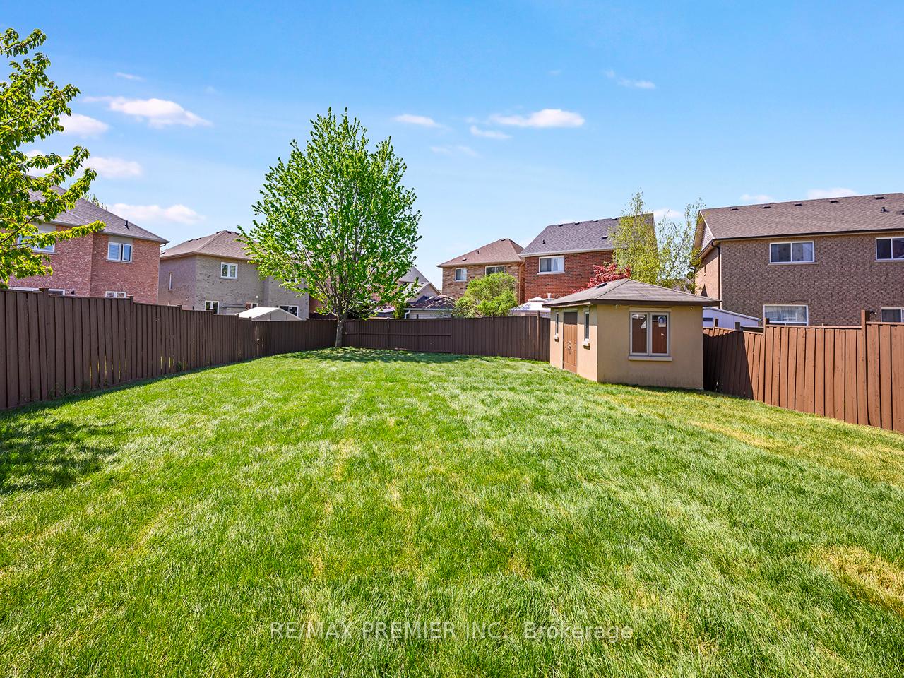 Photo 36 of 6 Lockburn Crescent, Brampton, Fletcher's Meadow — HOMEH