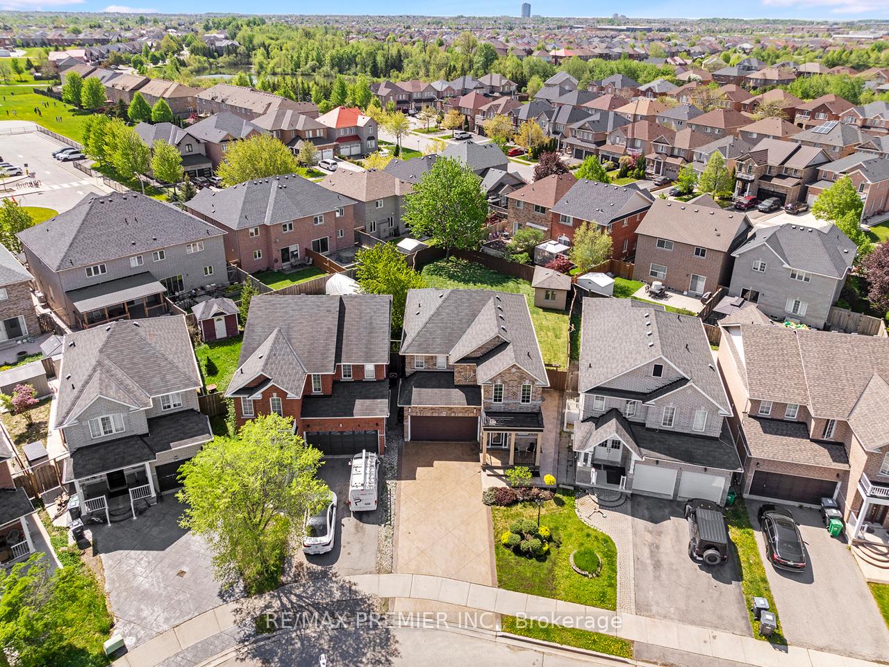 Photo 38 of 6 Lockburn Crescent, Brampton, Fletcher's Meadow — HOMEH