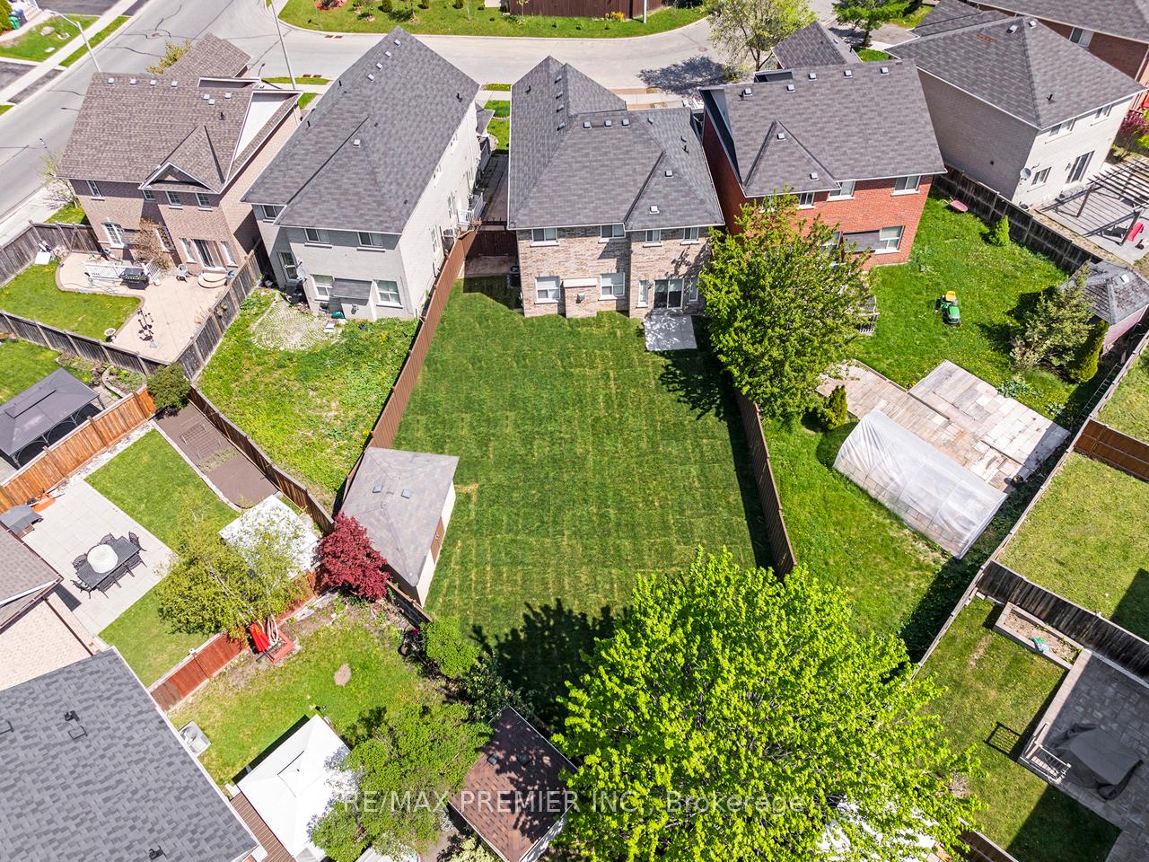 Photo 41 of 6 Lockburn Crescent, Brampton, Fletcher's Meadow — HOMEH