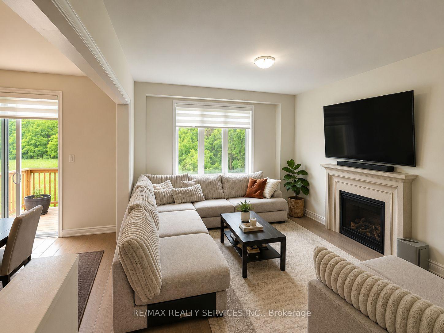 Photo 4 of 36 Dore Drive, Brantford, Greenbrier — HOMEH